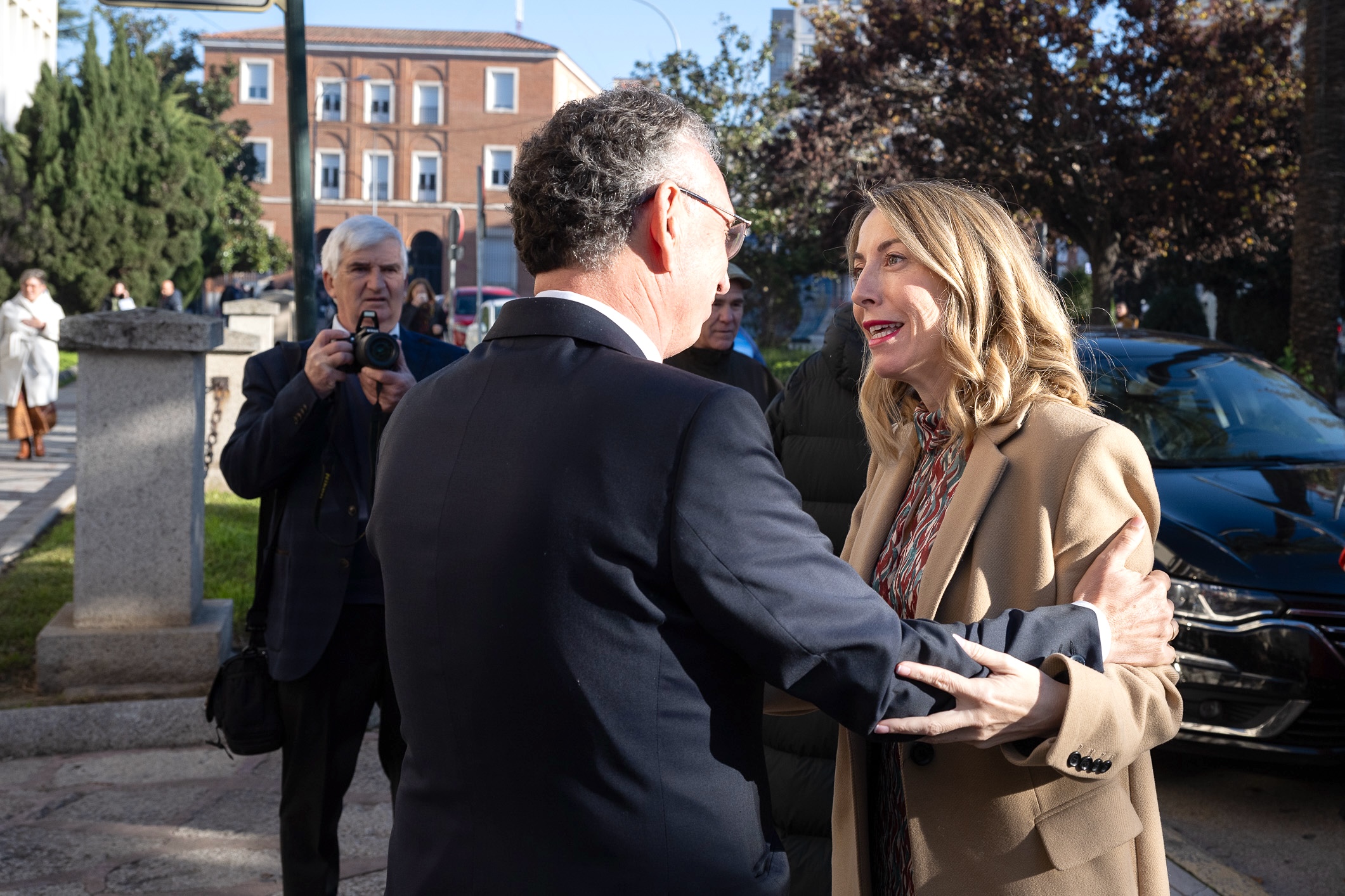La presidenta de la Junta, María Guardiola, a su llegada a la Delegación del Gobierno. 