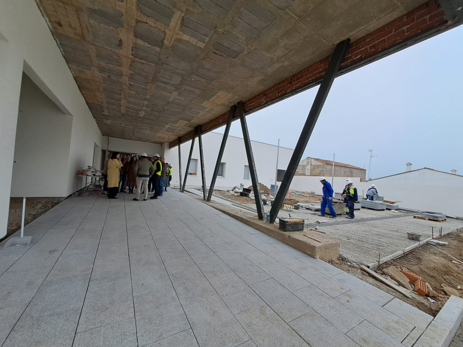Image 0 of article Sara García Espada visita las obras del nuevo centro de salud de Fuente de Cantos