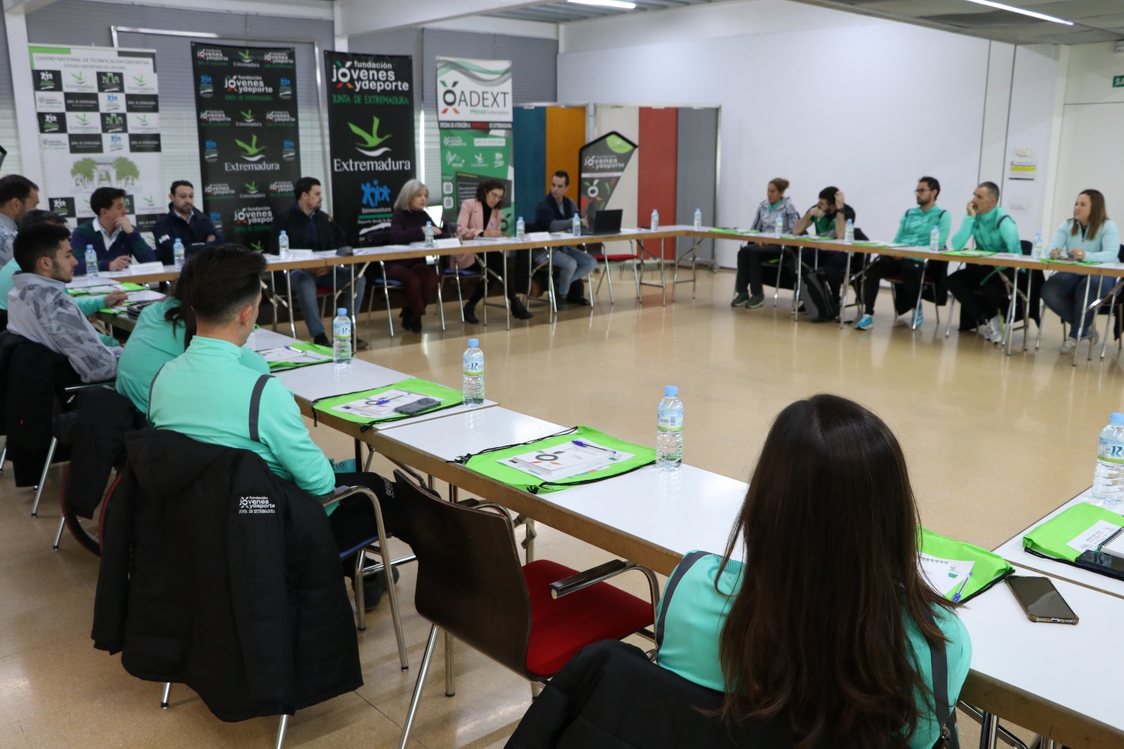 Encuentros deportistas y miembros Junta Extremadura foto 2