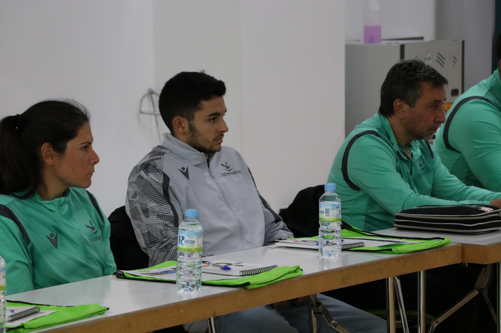 Encuentros deportistas y miembros Junta Extremadura foto 7