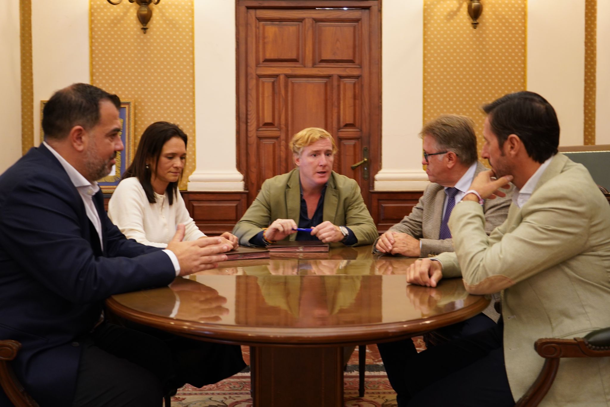 Image 1 of article AGENEX y el Ayuntamiento de Badajoz firman un convenio para impulsar las comunidades energéticas en la ciudad