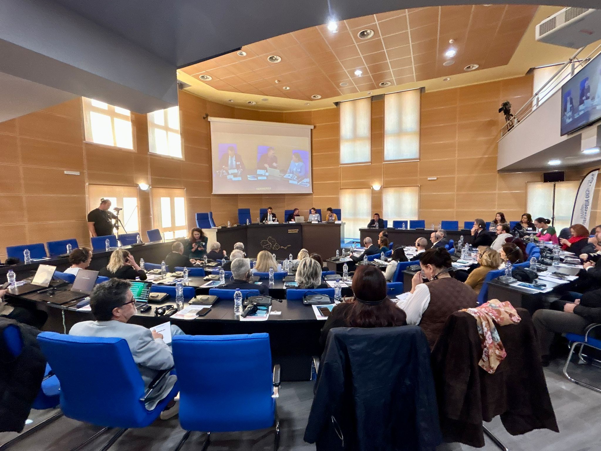 Imagen del artículo Extremadura finaliza su presidencia de AREPO y cede el testigo a la región de Lombardía durante la Asamblea General celebrada en Grecia