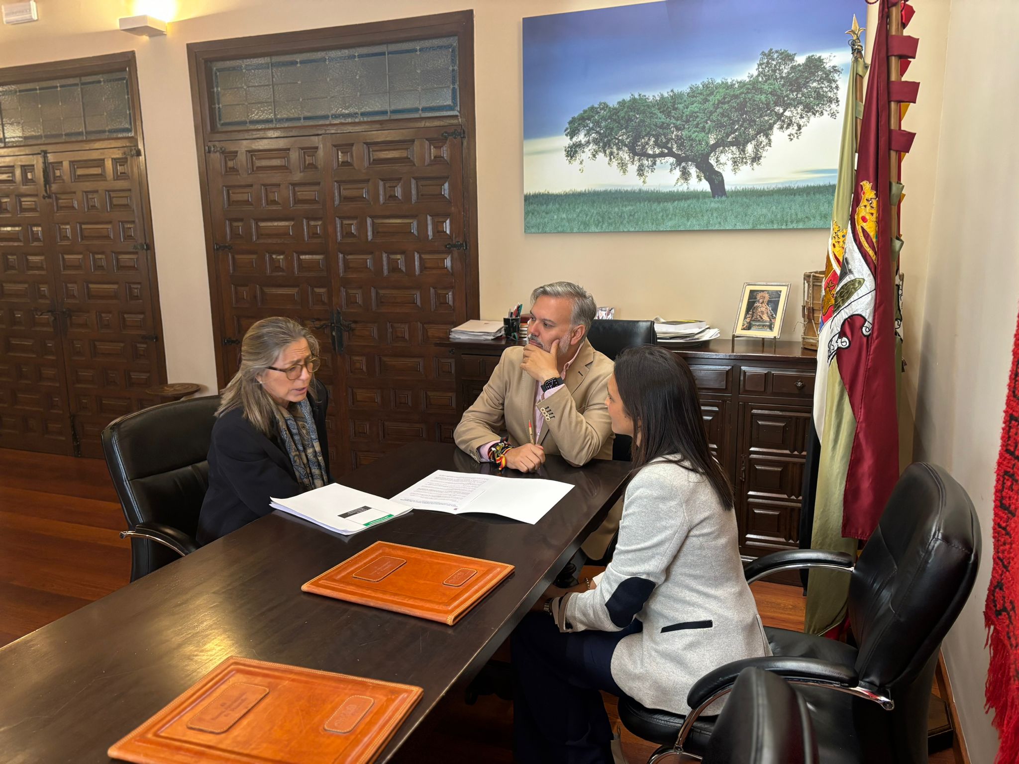 Image 6 of article AGENEX colaborará con el Ayuntamiento de Plasencia para promover la creación de comunidades energéticas