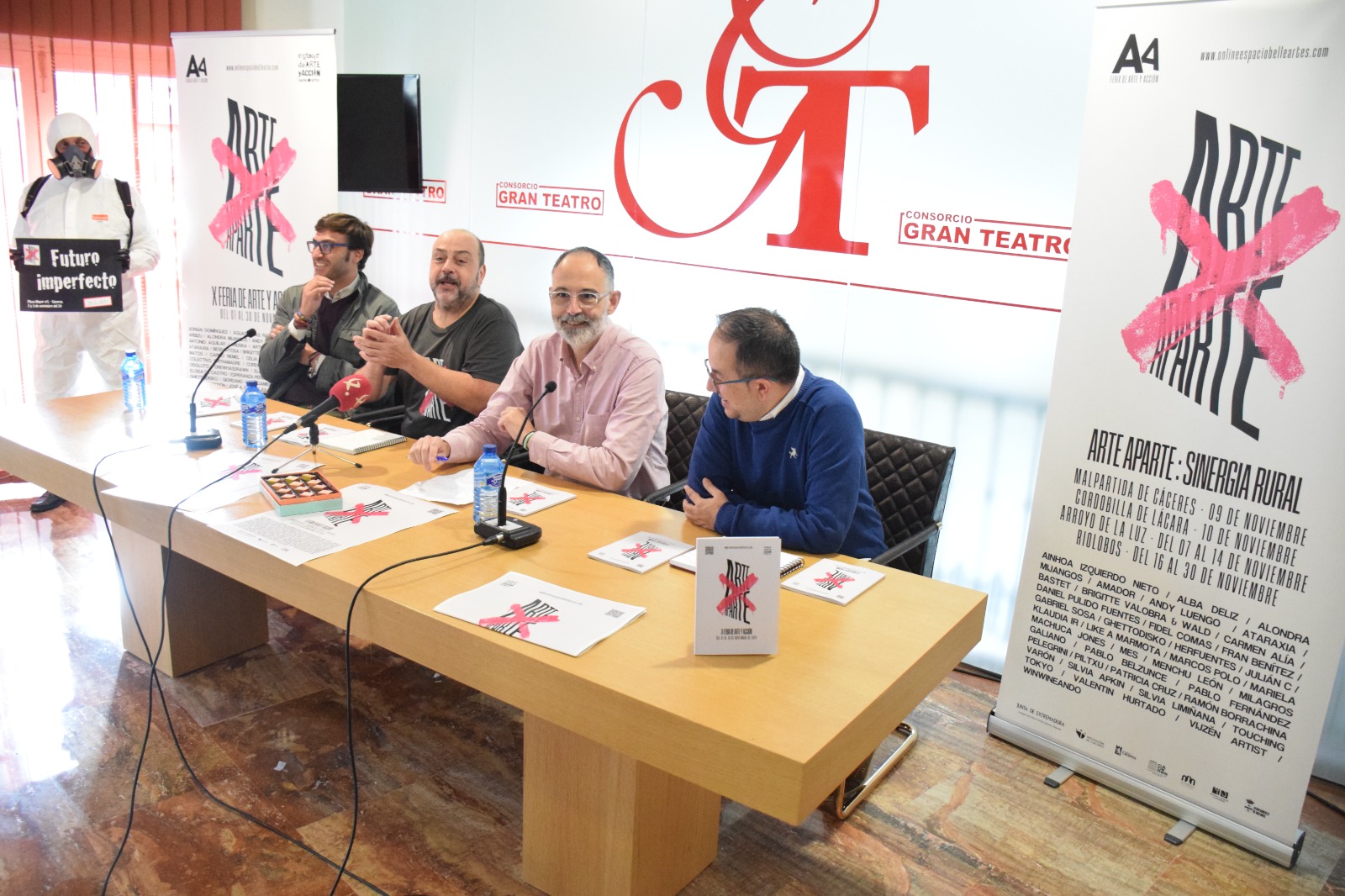 Image 1 of article La Junta destaca la Feria 'Arte Aparte' como un punto de encuentro para el arte emergente en Extremadura