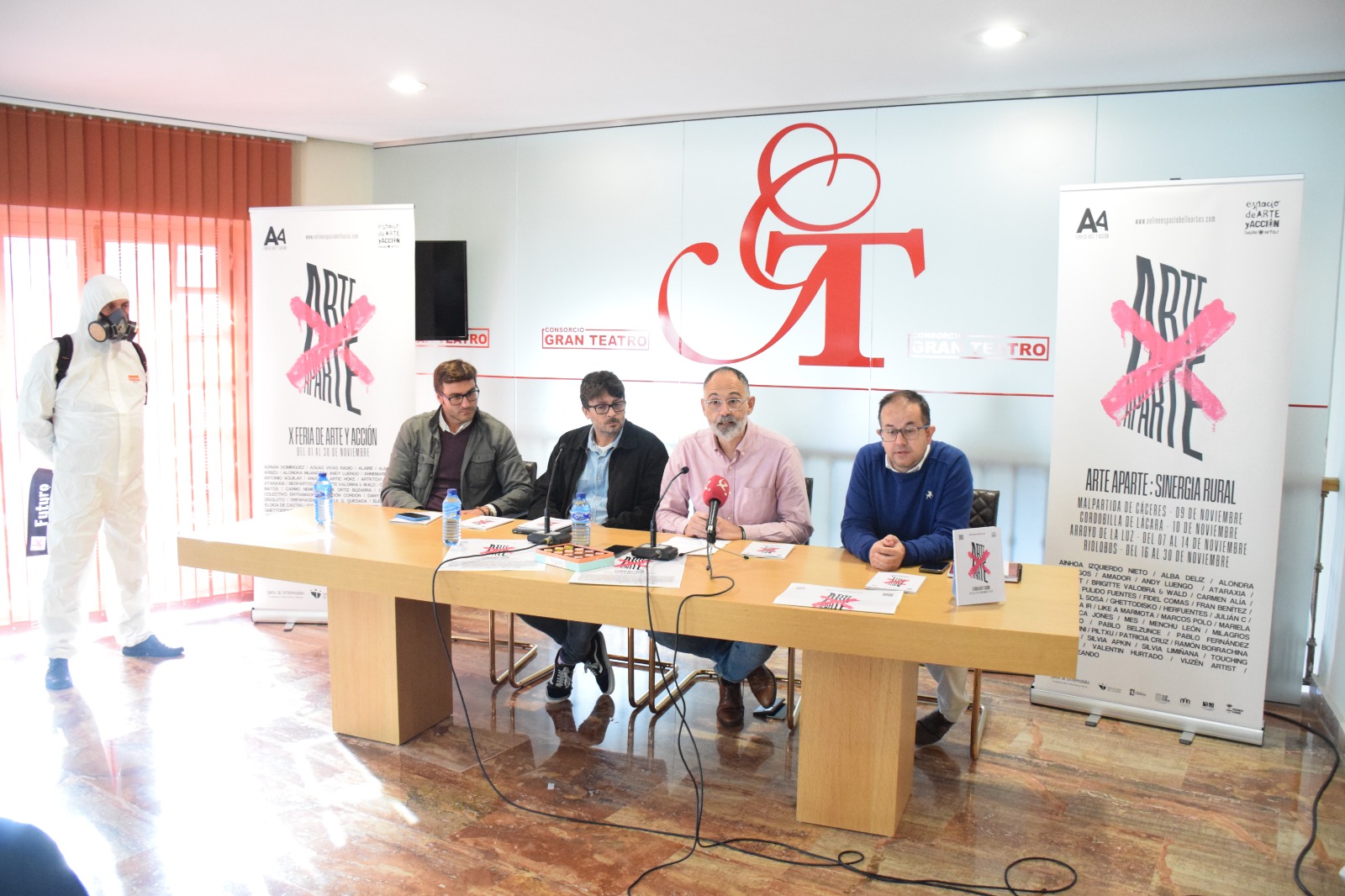 Image 4 of article La Junta destaca la Feria 'Arte Aparte' como un punto de encuentro para el arte emergente en Extremadura