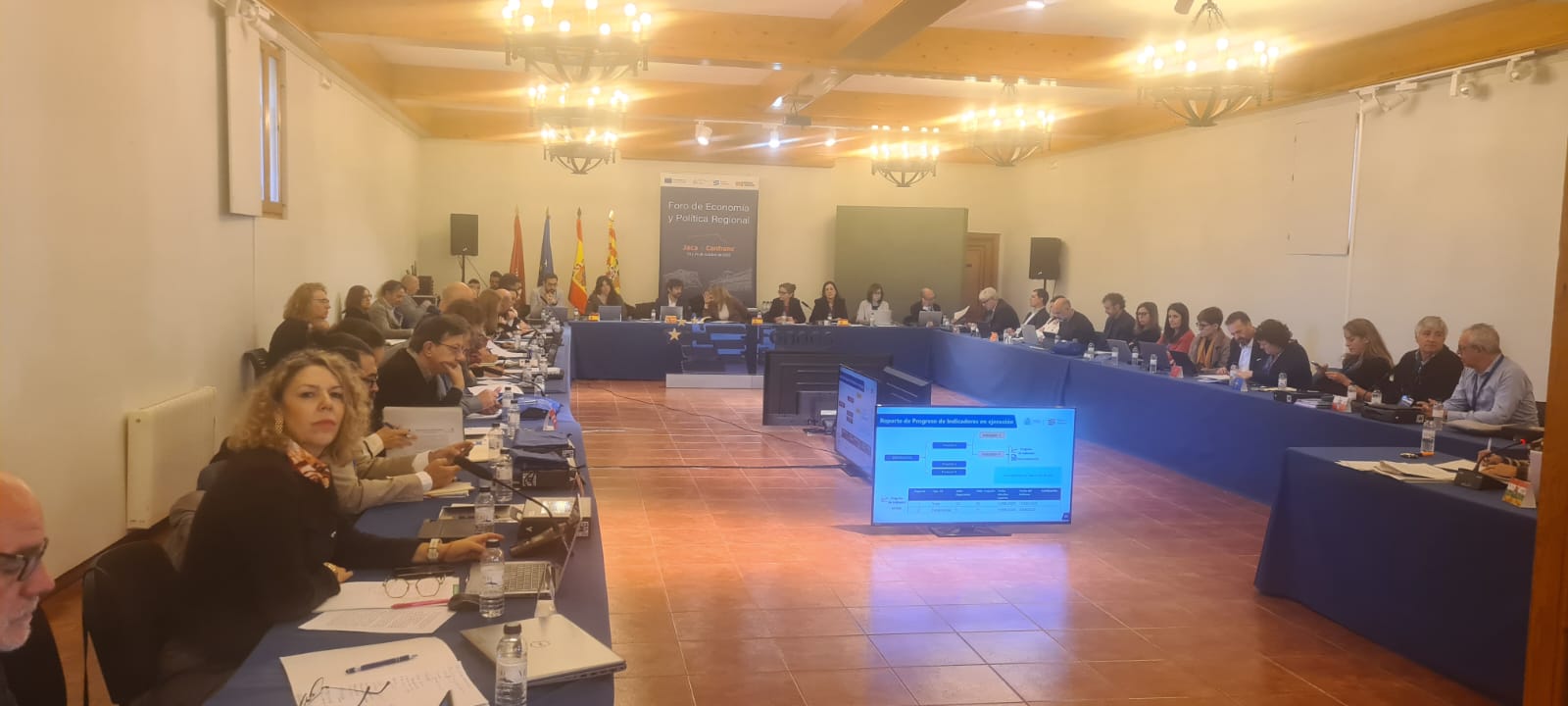 Foro de Economía y Política Regional foto 1