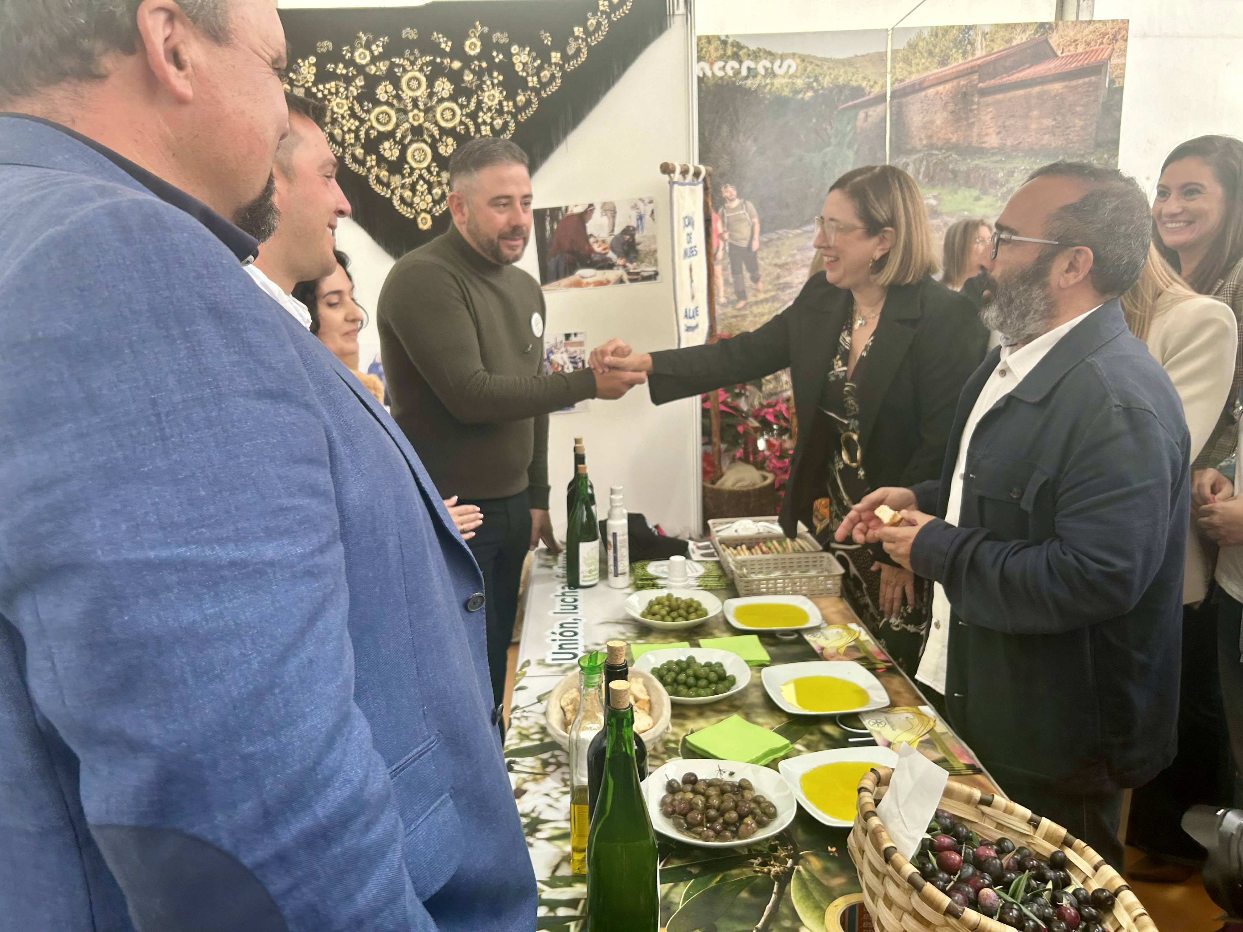 Image 3 of article Mercedes Morán inaugura la X Feria Internacional de la Apicultura y el Turismo de Las Hurdes como un referente para estos sectores