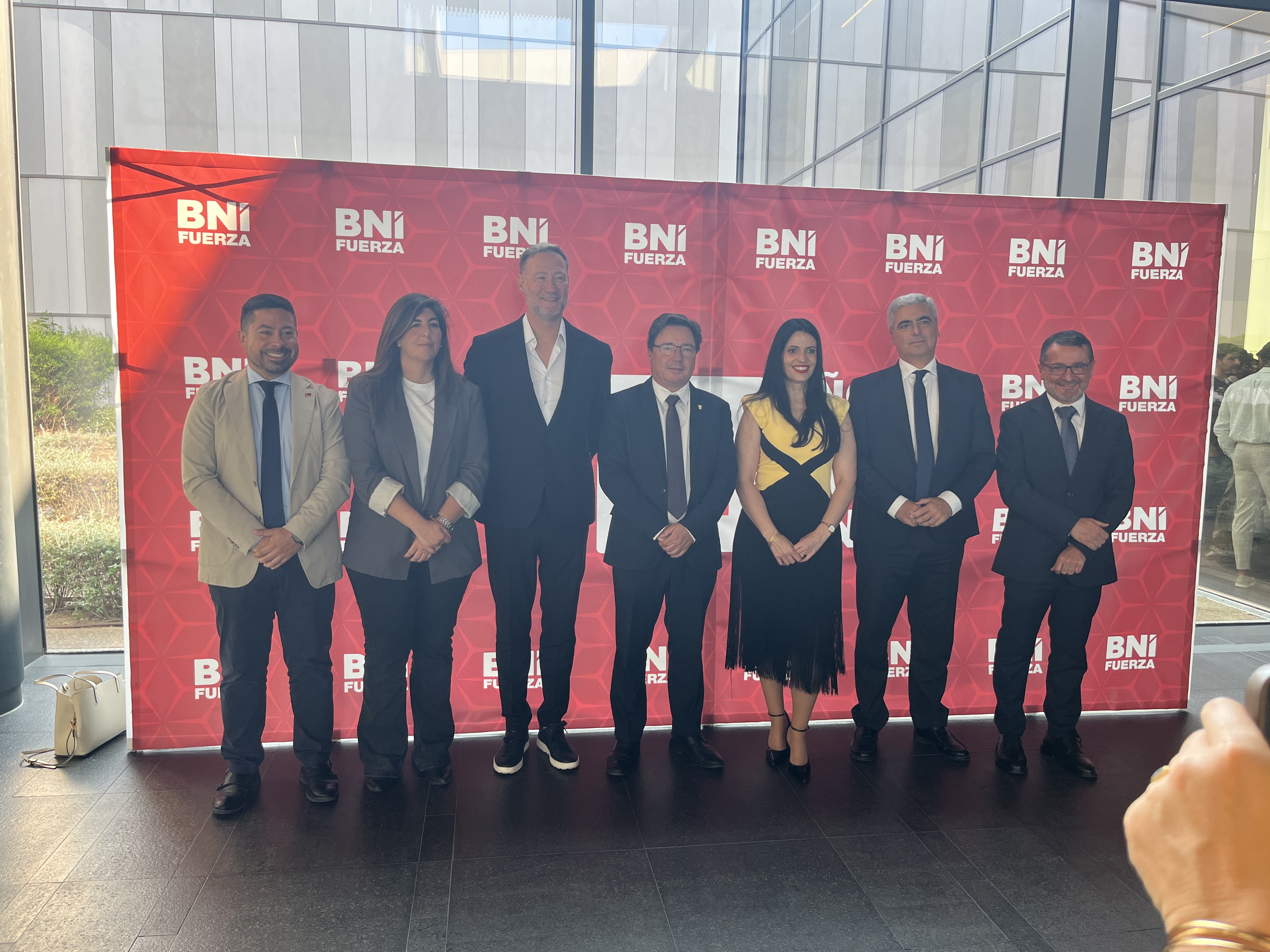 Imagen del artículo El consejero de Economía felicita a BNI Fuerza Badajoz por su décimo aniversario y les agradece su colaboración con la Junta como agentes dinamizadores de programas y ayudas