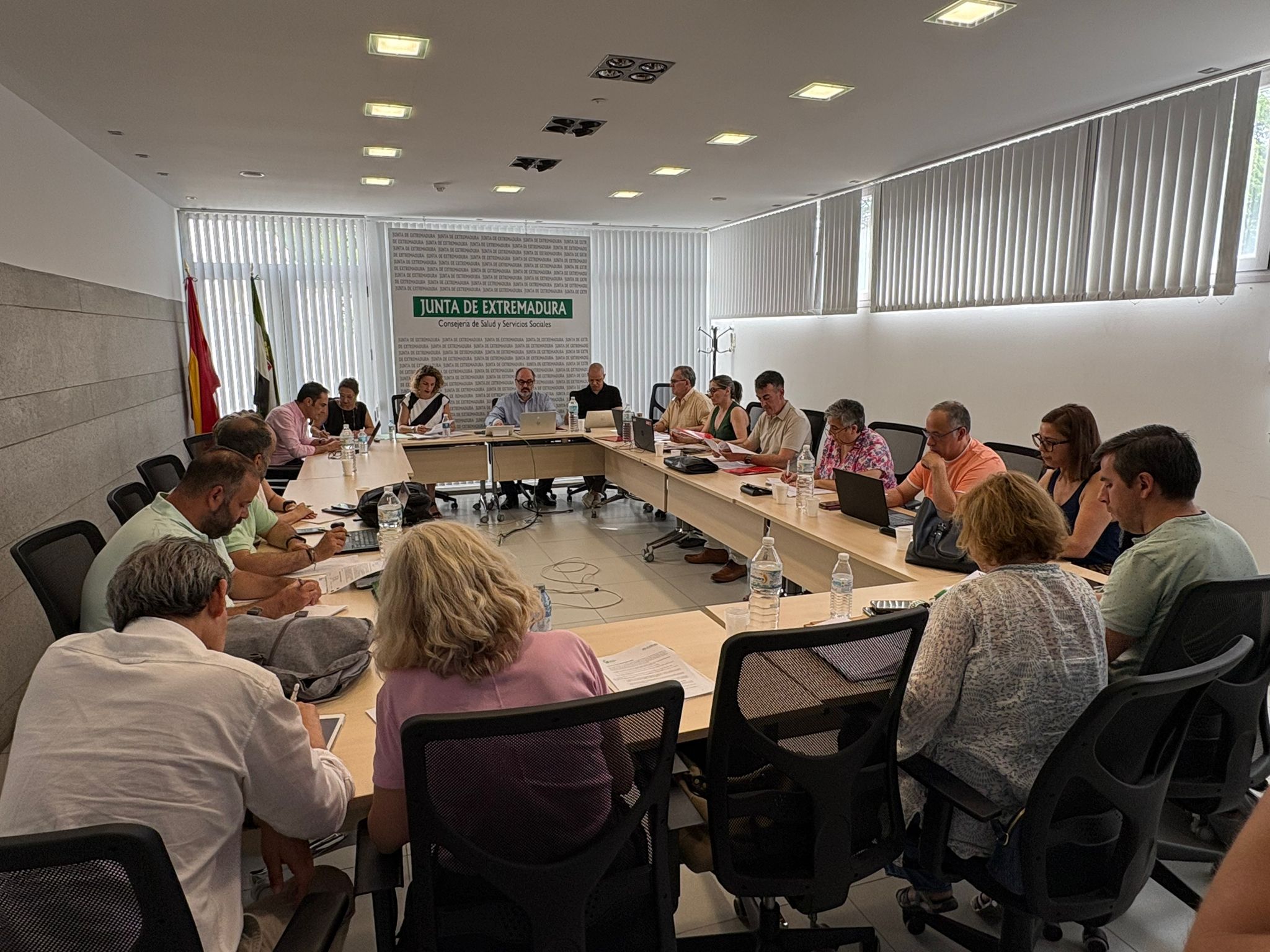 Imagen del artículo La Mesa Sectorial de Sanidad aborda el calendario preliminar de las oposiciones del SES convocadas en diciembre de 2024