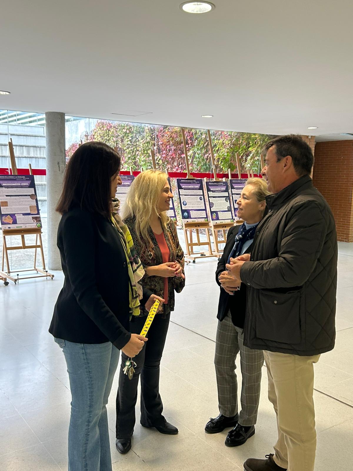 La consejera de Educación ha visitado el IES Ciudad Jardín de Badajoz foto 5