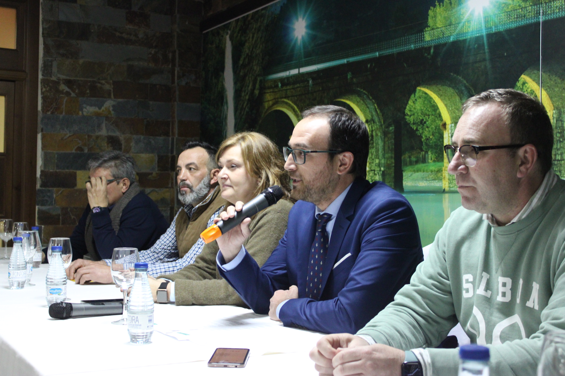 Imagen del artículo El director de la PAC asiste a la asamblea de la Asociacion Cacereña de Apicultores en Pinofranqueado