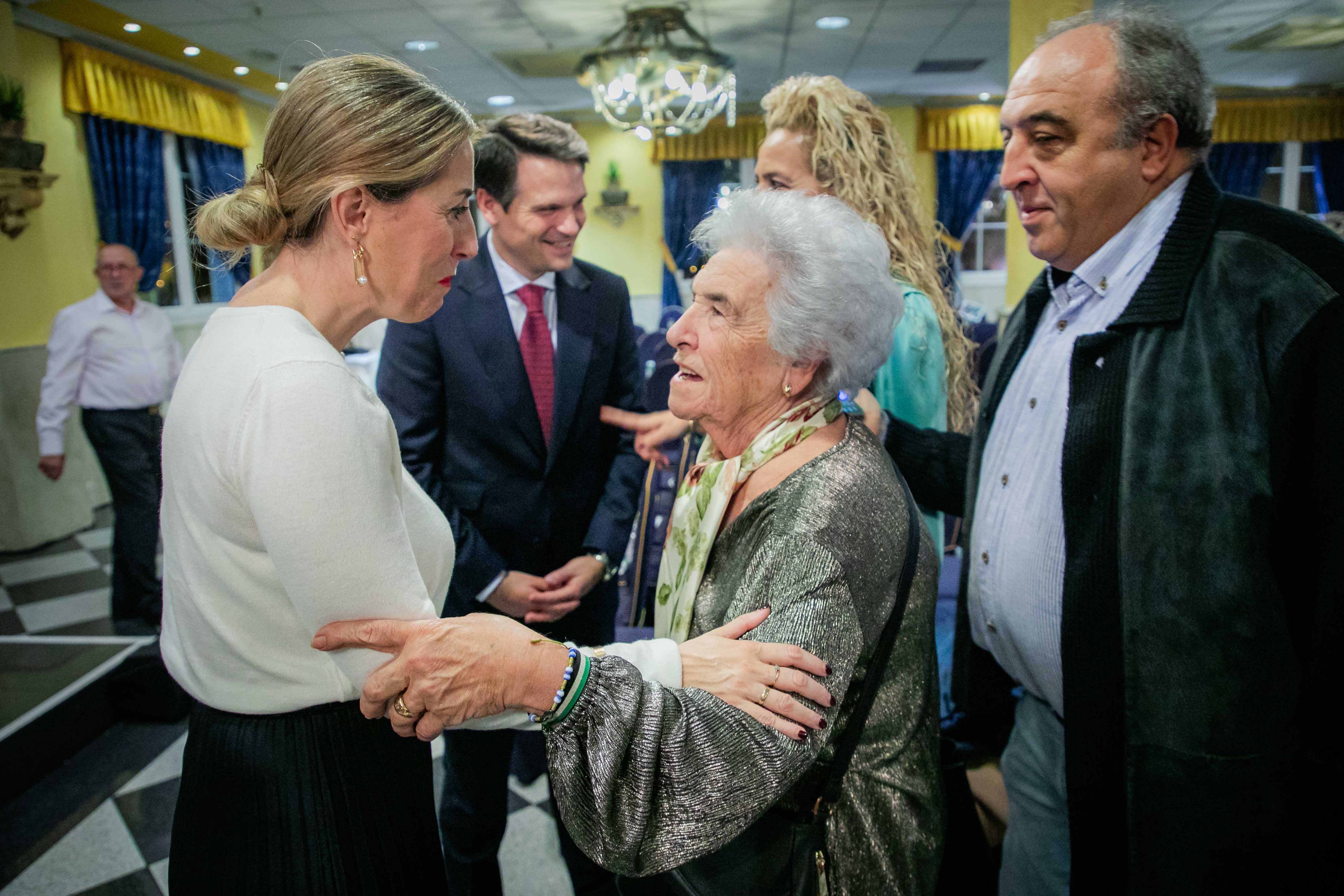 María Guardiola recibe el 'Premio Especial' de la Casa Regional de Extremadura en Getafe