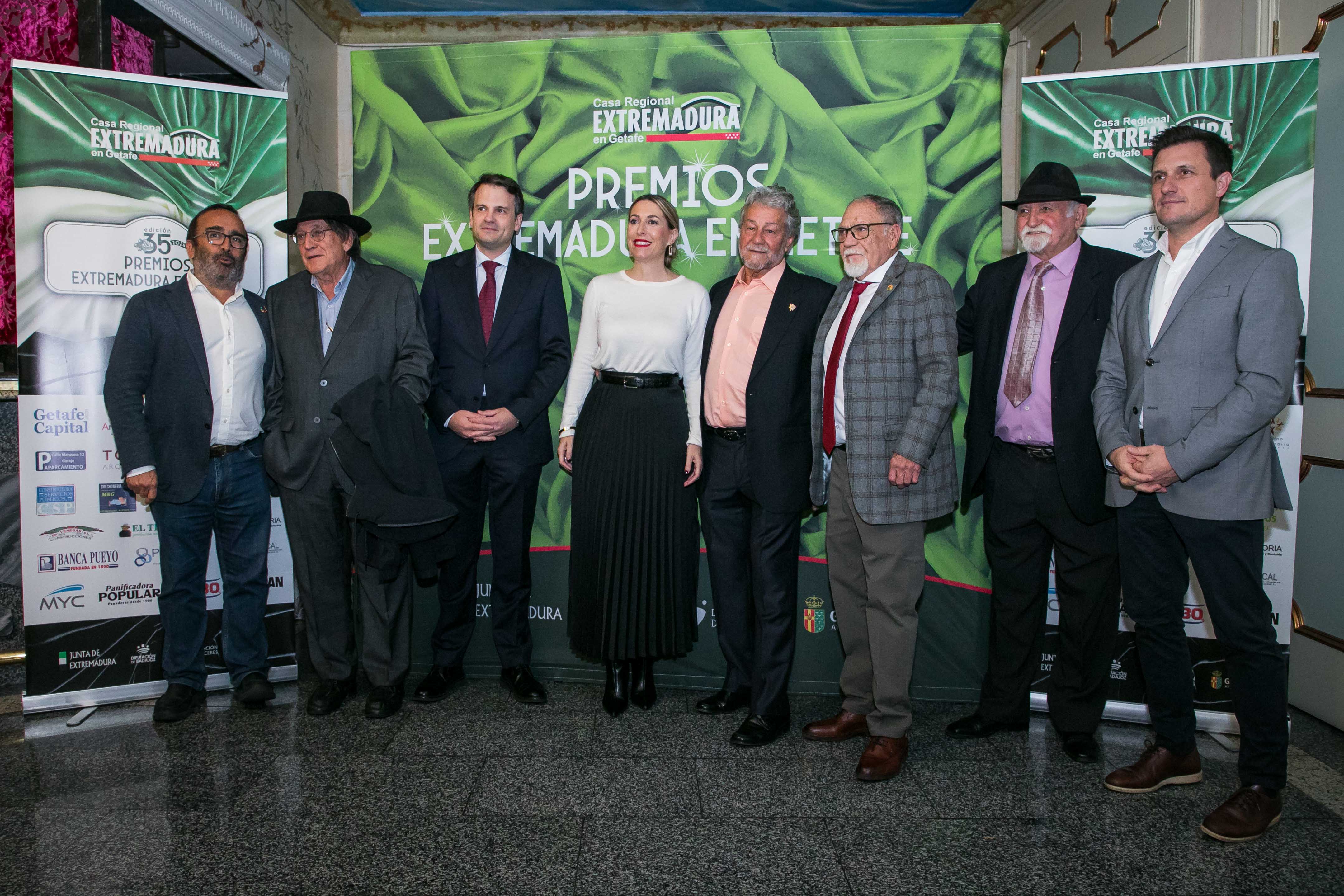María Guardiola recibe el 'Premio Especial' de la Casa Regional de Extremadura en Getafe