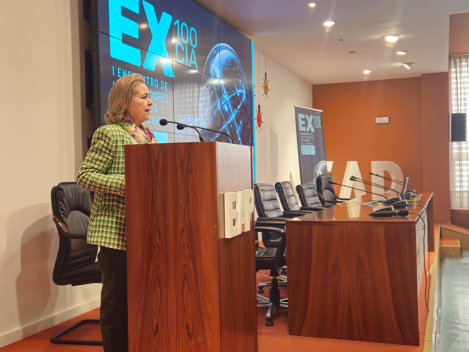 La consejera de Educación en el acto. 