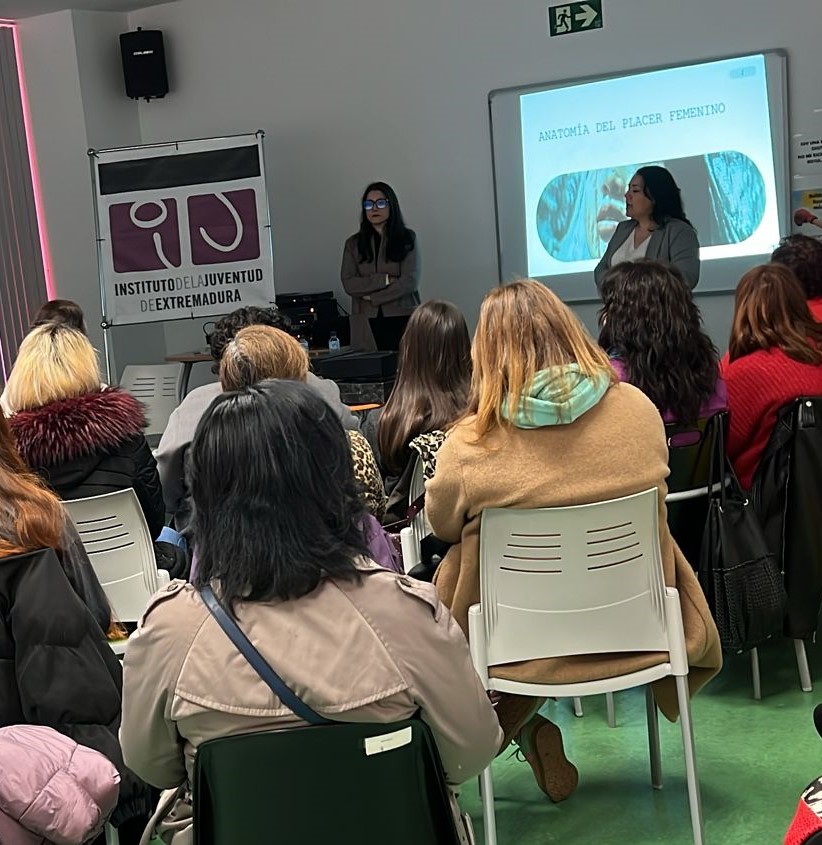 Encuentro intergeneracional sobre salud sexual femenina foto 4