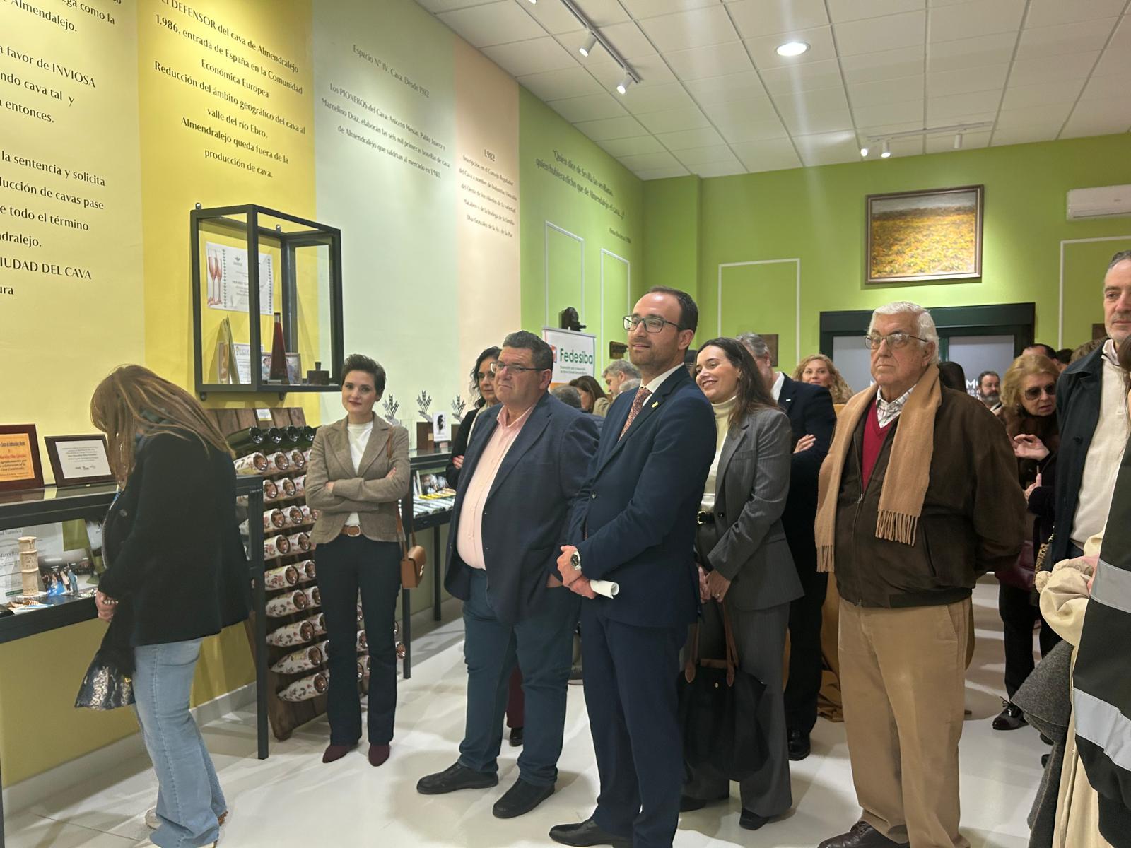 Image 3 of article La Junta alaba la excelencia del vino espumoso extremeño en la inauguración del Museo del Cava de Almendralejo