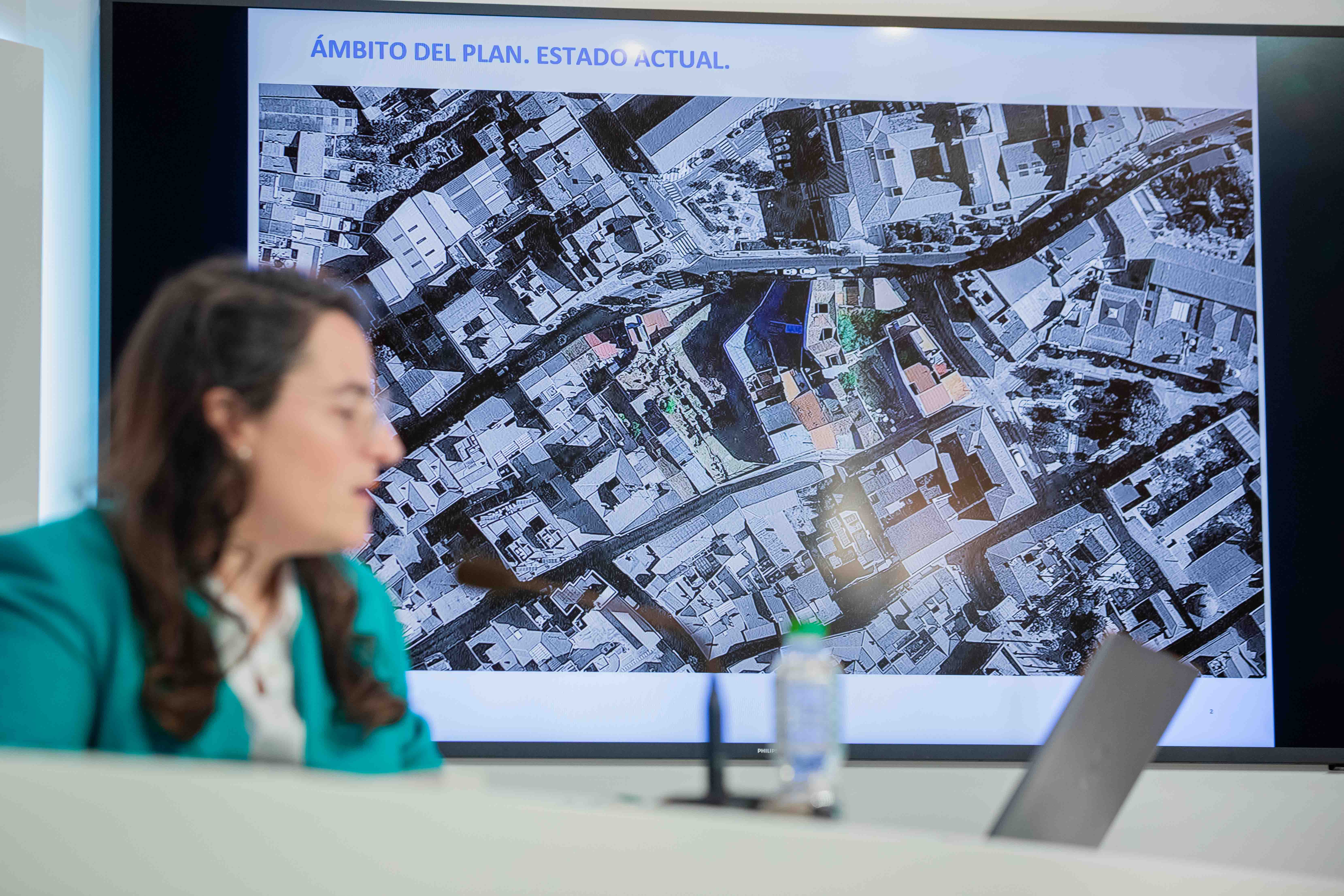  La directora general de Bibliotecas, Archivos y Patrimonio Cultural, Adela Rueda, en la rueda de prensa.