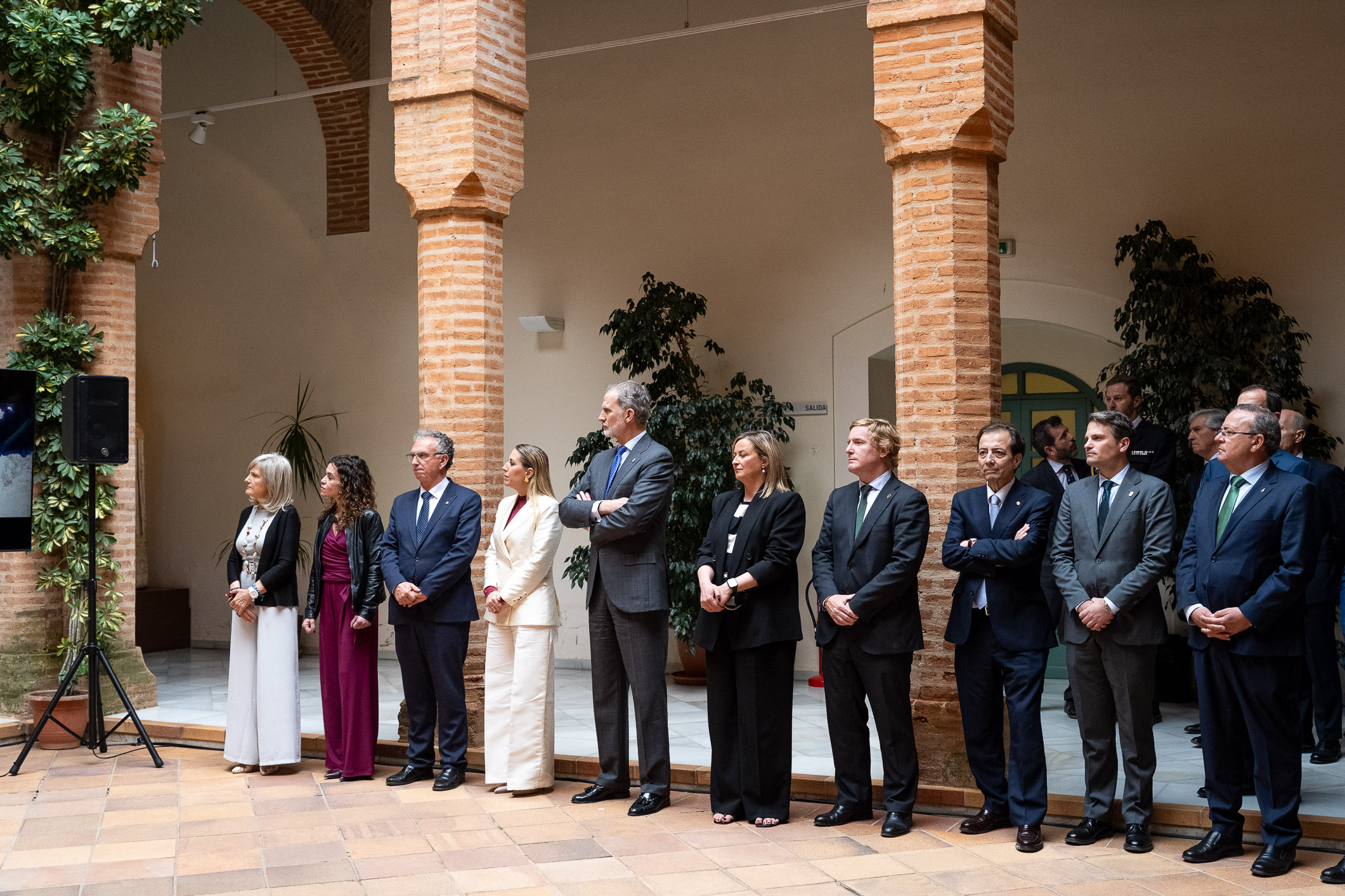 La presidenta de la Junta de Extremadura, María Guardiola, ha acompañado este jueves al rey Felipe VI en la inauguración de la 'Sala de Protohistoria' del Museo Arqueológico Provincial de Badajoz.