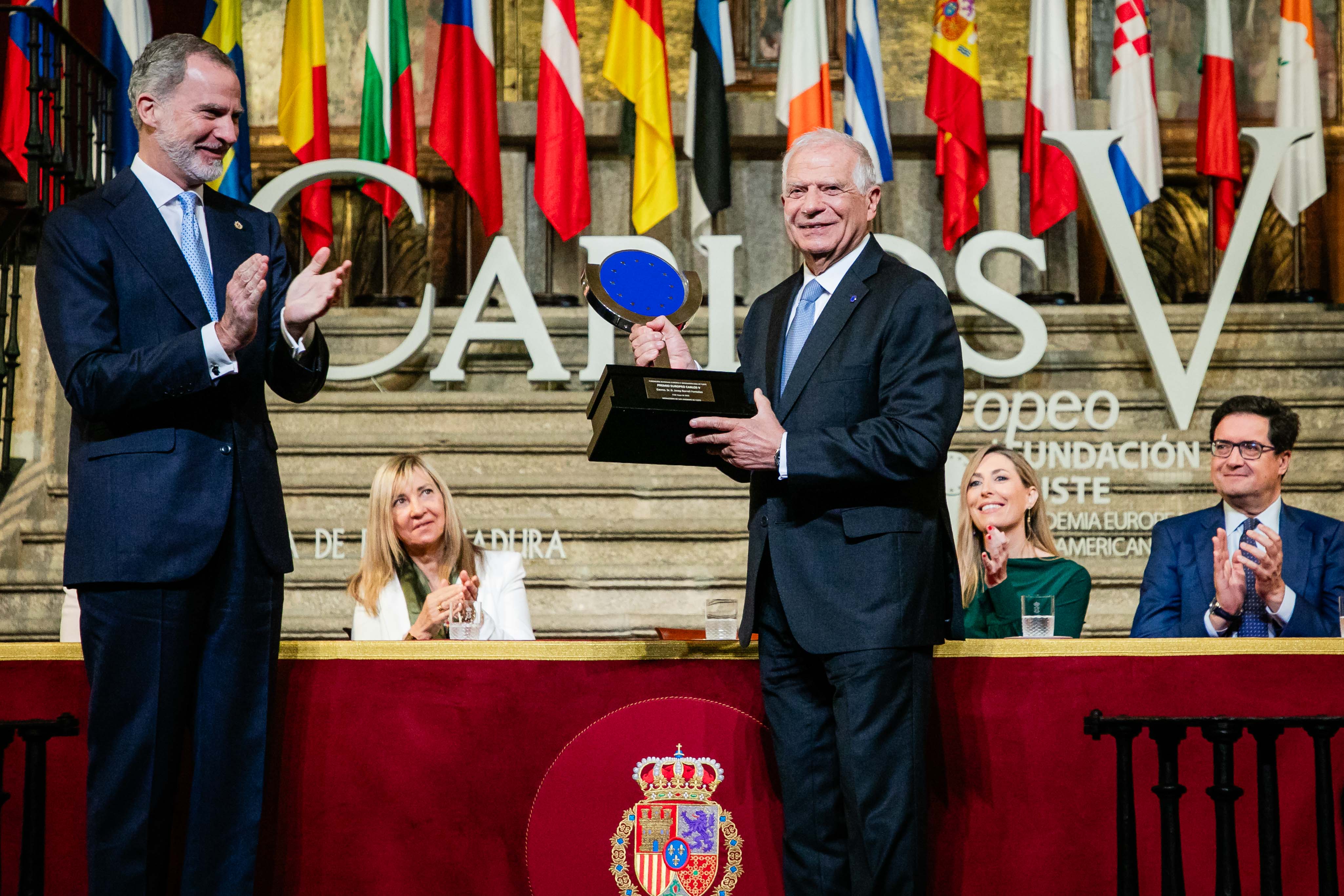 Otro momento entrega premio