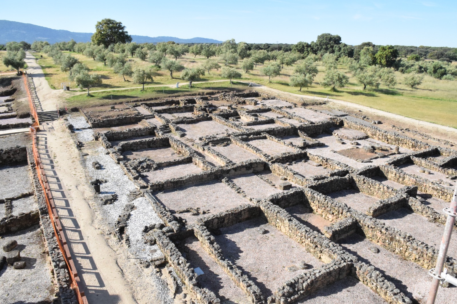 Image 7 of article La Junta invierte cerca de dos millones de euros en el yacimiento y centro de interpretación de la ciudad romana de Cáparra