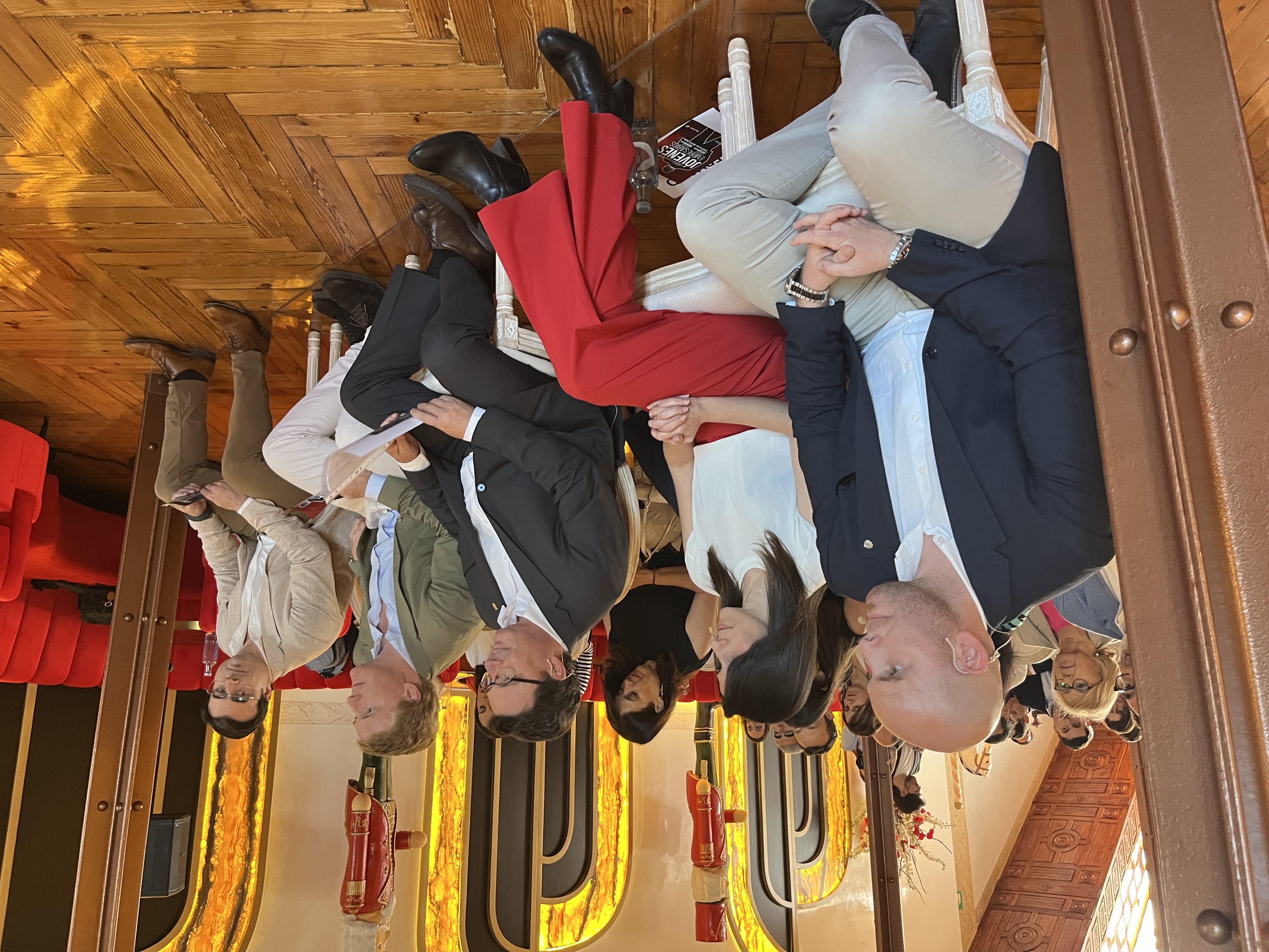 Otra foto del consejero