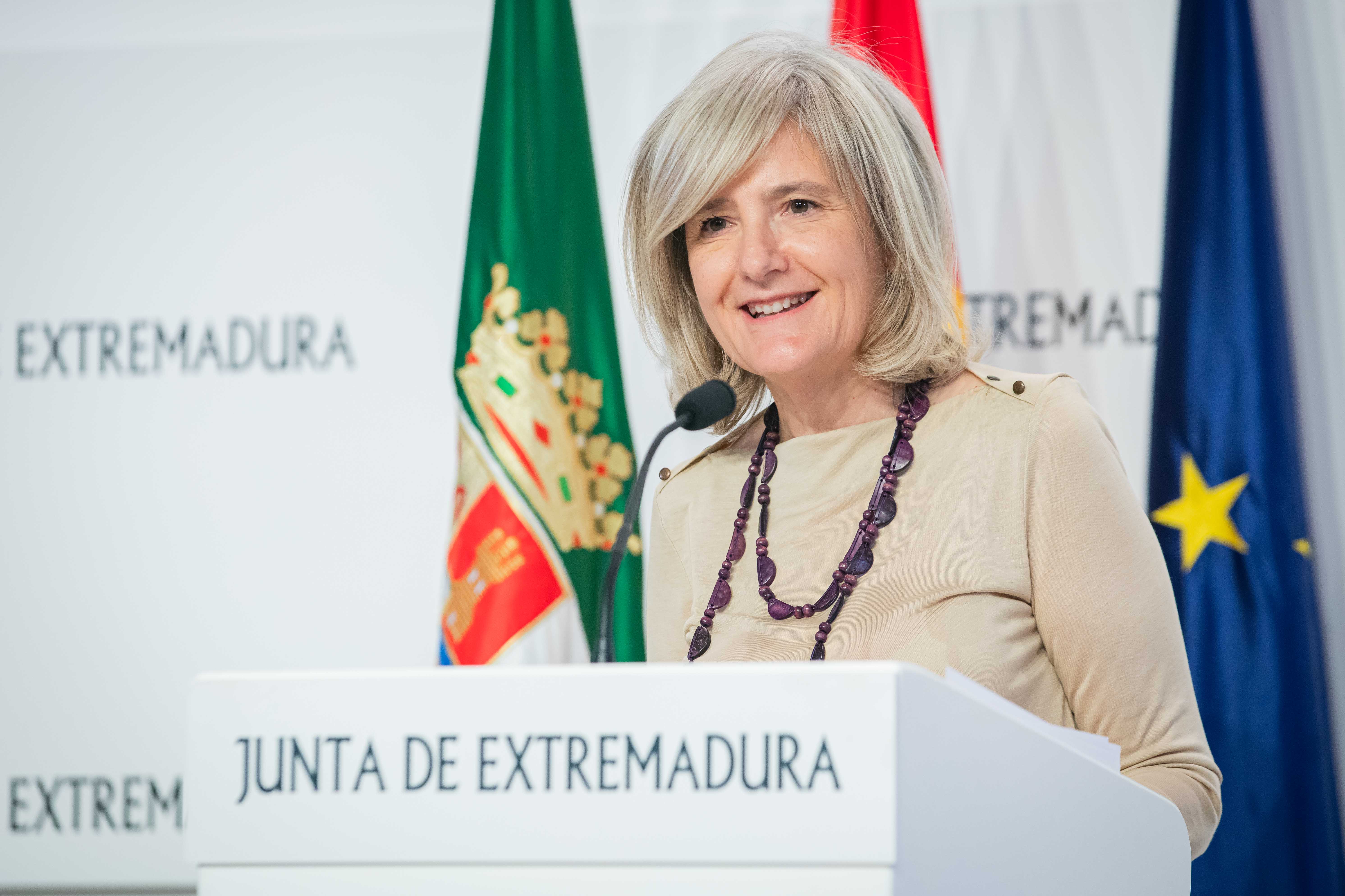 La portavoz de la Junta de Extremadura, Victoria Bazaga, en la rueda de prensa del Consejo de Gobierno. 