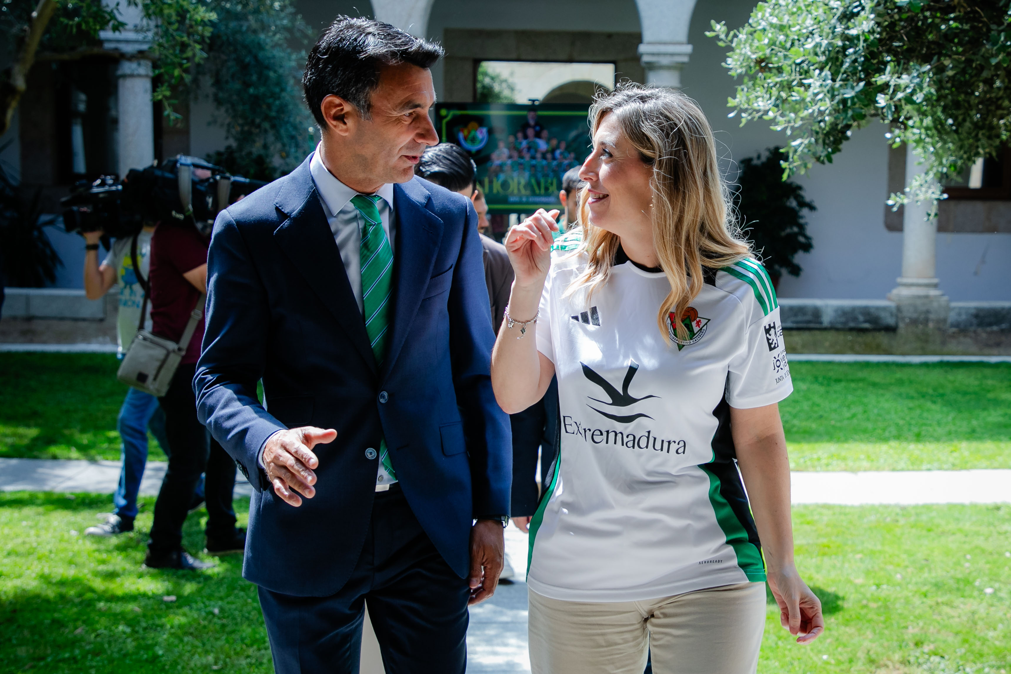 La Presidenta junto al presidente del Club