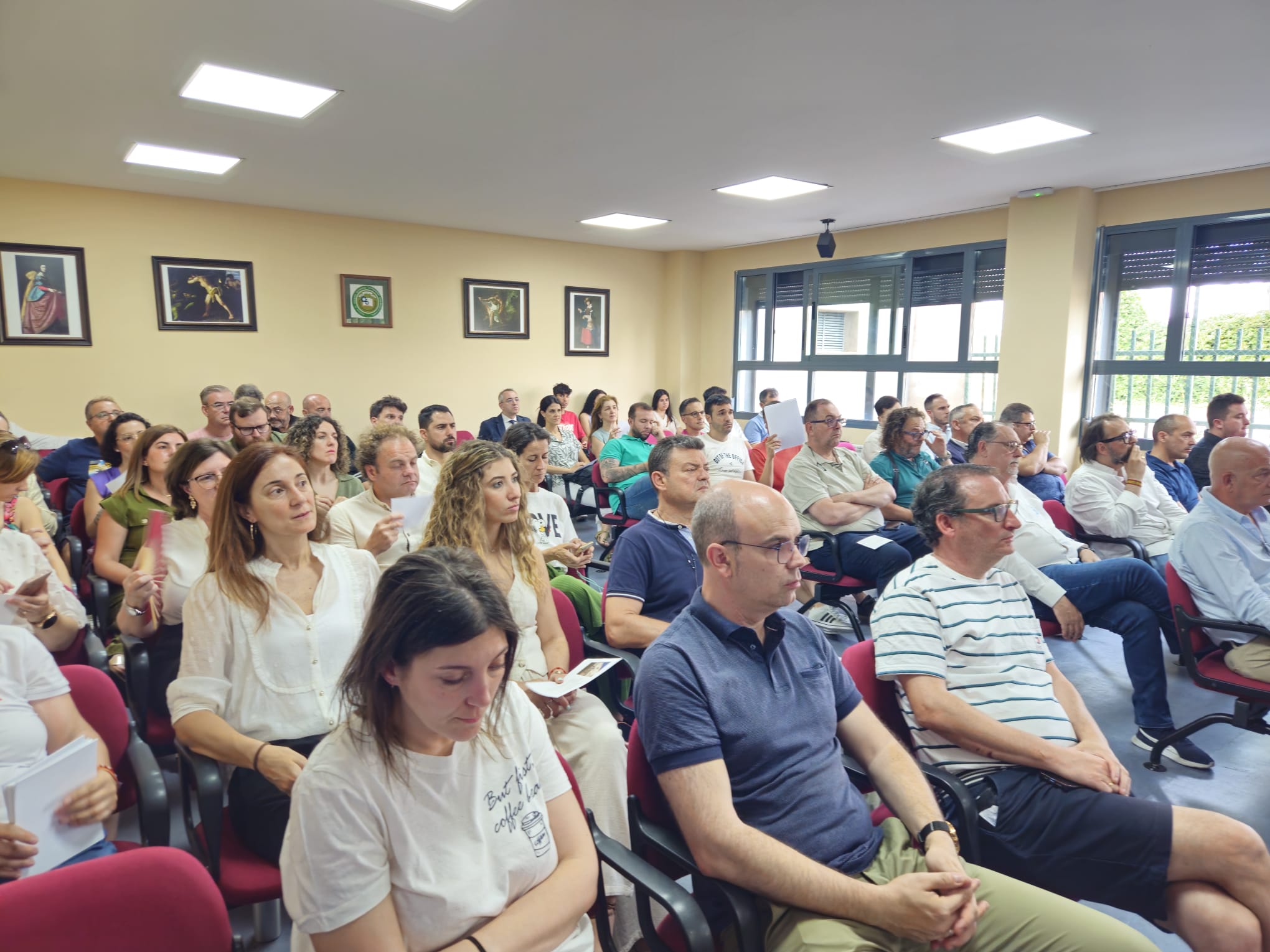 Image 1 of article La consejera de Educación agradece a los empresarios extremeños su colaboración en la implantación de la Formación Profesional Dual