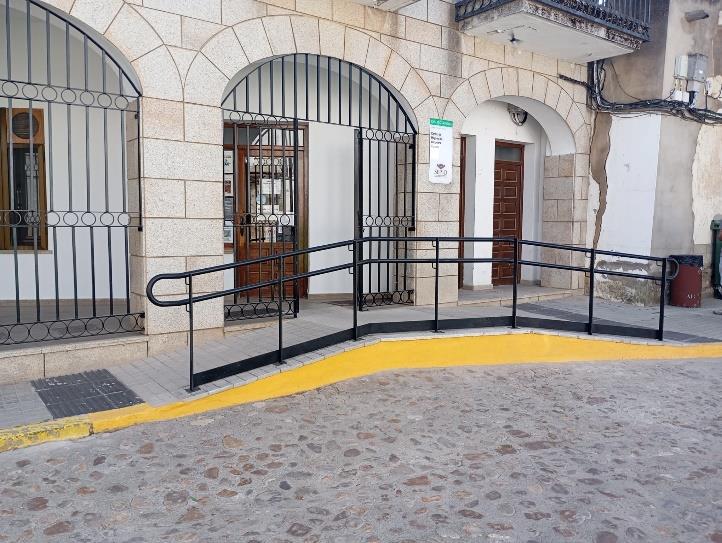 Image 5 of article La Junta de Extremadura invierte más de 27.000 euros en obras de mejora de accesibilidad en el Centro de Mayores de Alcántara