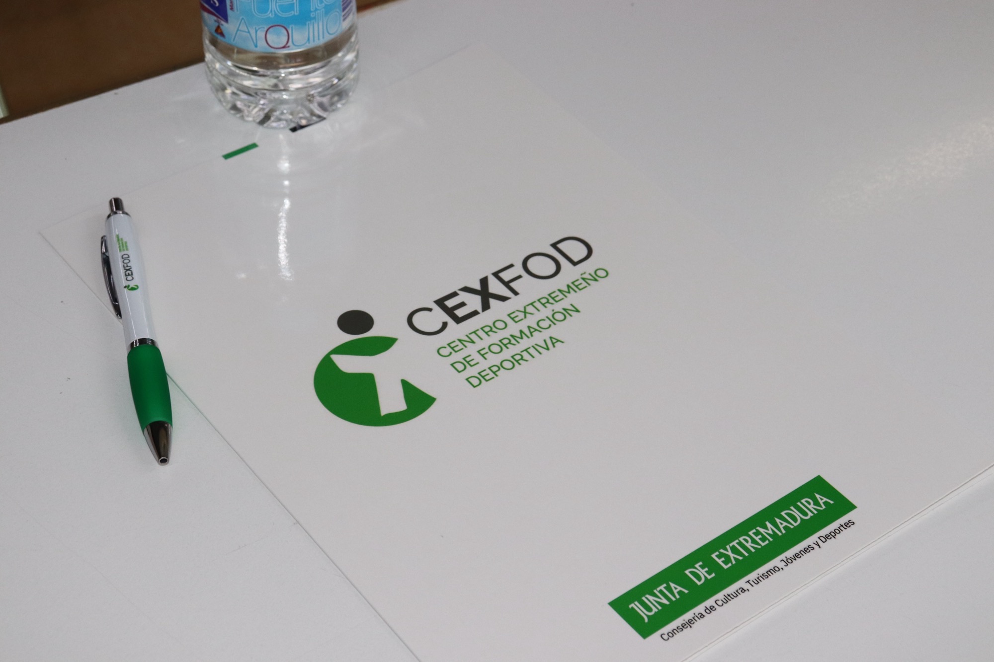 Imagen del artículo La Junta de Extremadura impulsa la formación de monitores y entrenadores deportivos en la jornada organizada por el CEXFOD