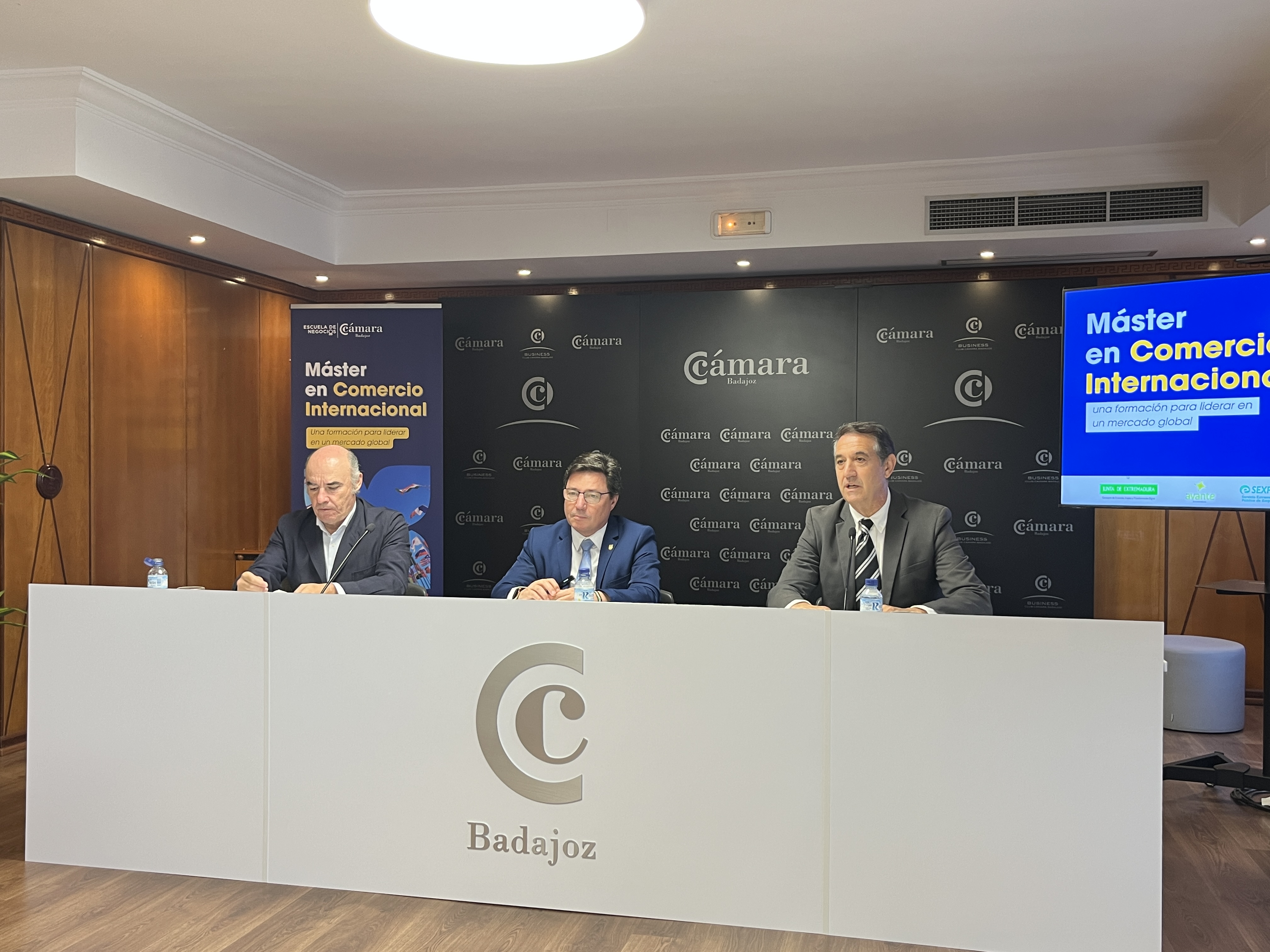 Otra foto de la noticia