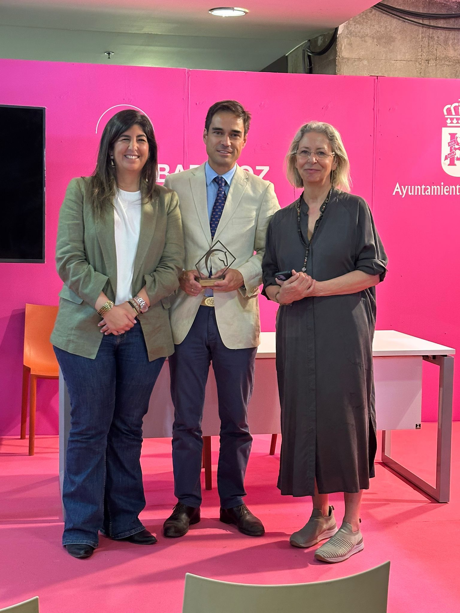 Image 1 of article El CENSYRA recibe un reconocimiento por su trabajo en el sector equino durante la celebración de la Feria del Toro y del Caballo 2025