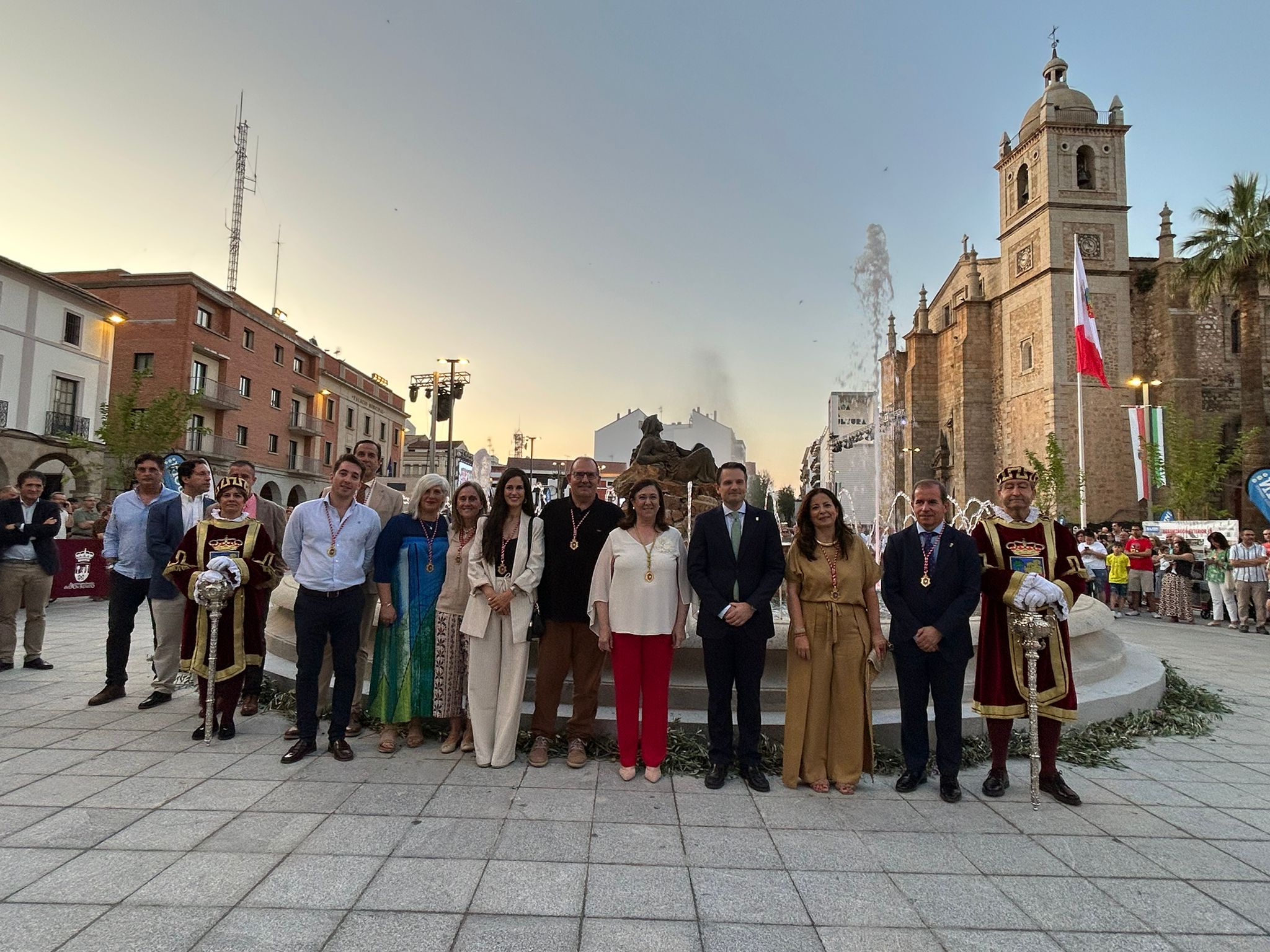 Imagen del artículo Abel Bautista participa en la inauguración de la Plaza de España de Don Benito y reafirma el compromiso de la Junta de Extremadura con la ciudad