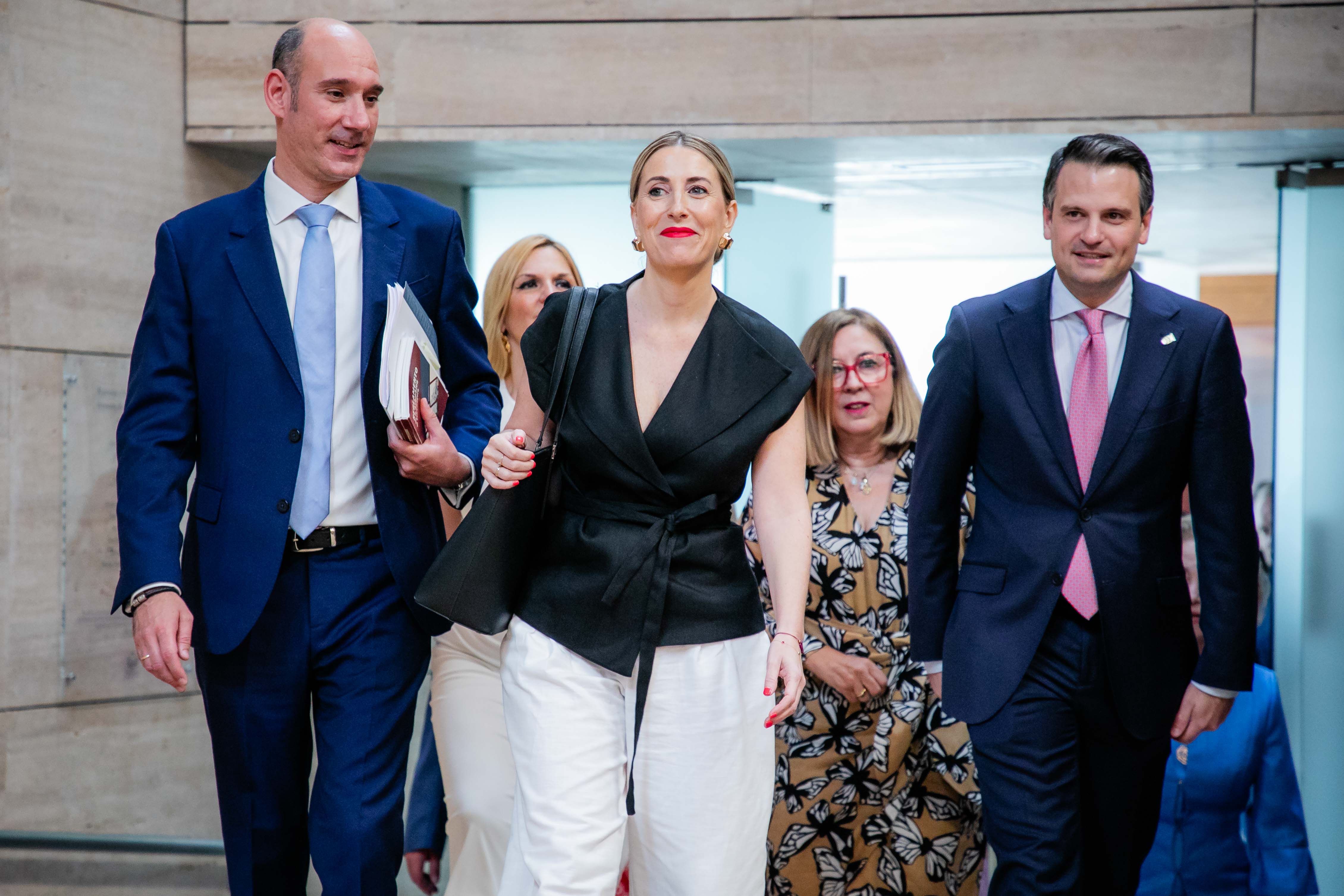 Image 1 of article María Guardiola anuncia más de 50 medidas en el Debate sobre la Orientación Política General de la Junta: Extremadura ha despertado