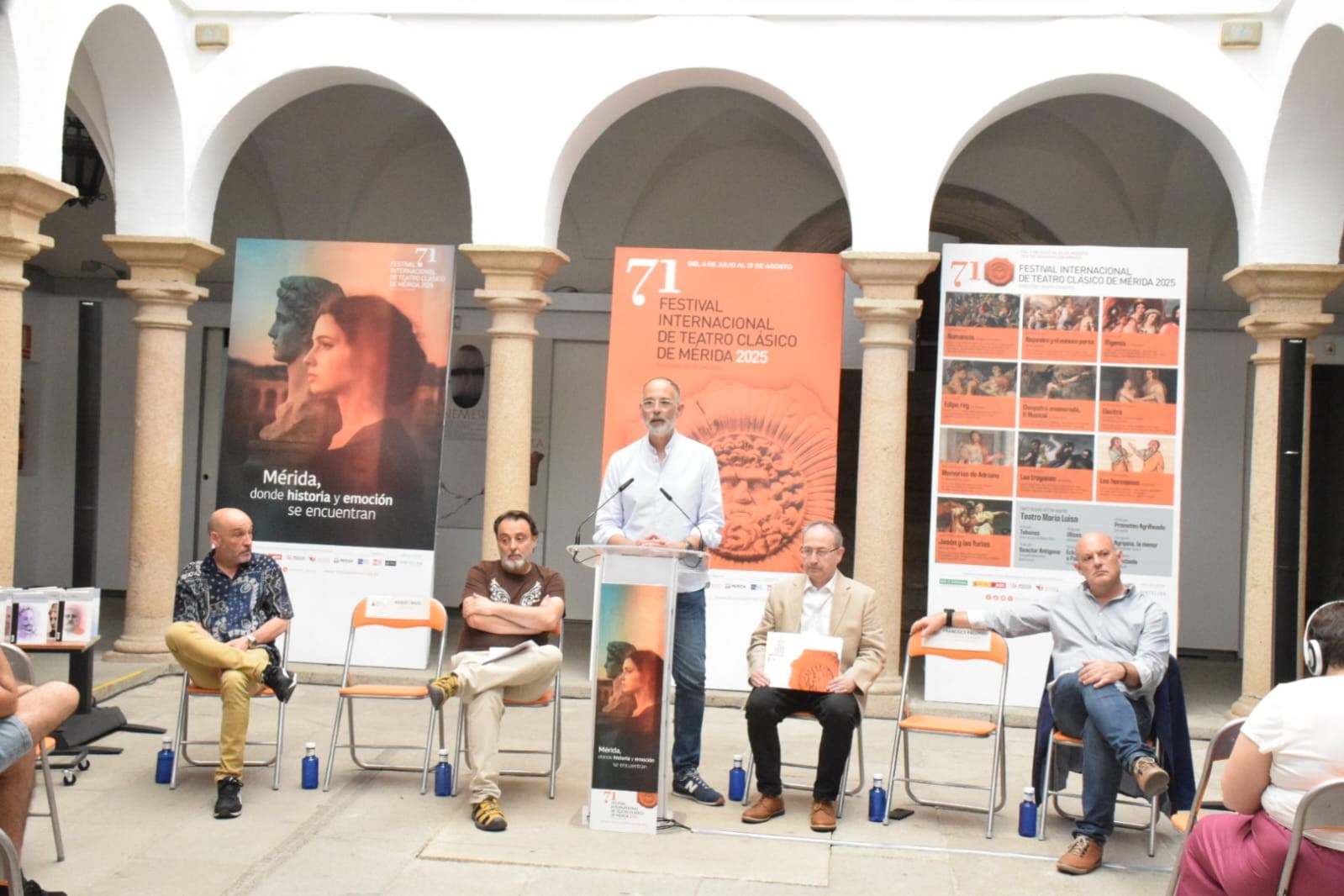 El secretario general de Cultura, Francisco Palomino, en la presentación.