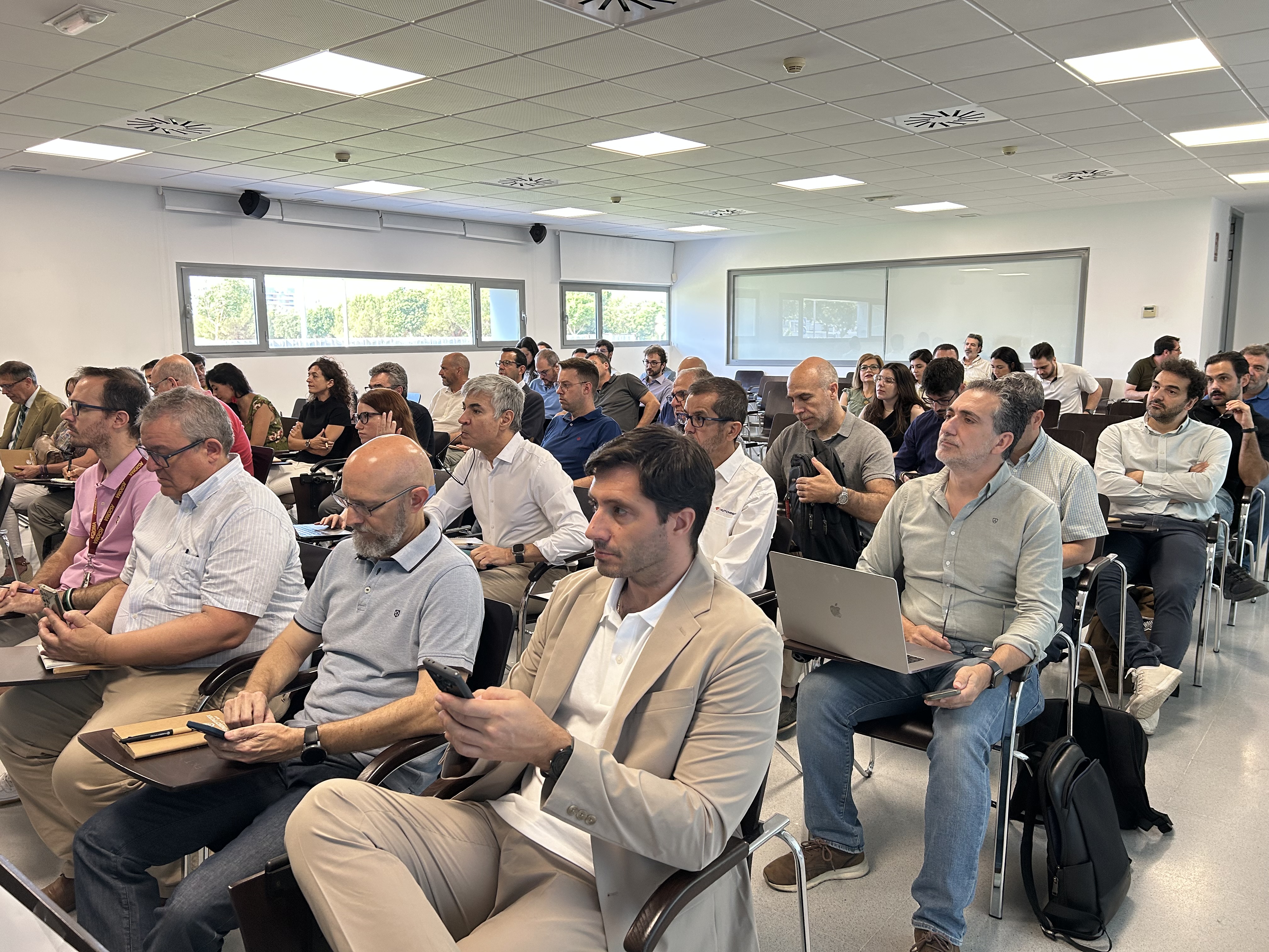 Image 1 of article Más de 80 empresarios e investigadores participan en la Jornada sobre oportunidades de I+D en seguridad y defensa de Extremadura