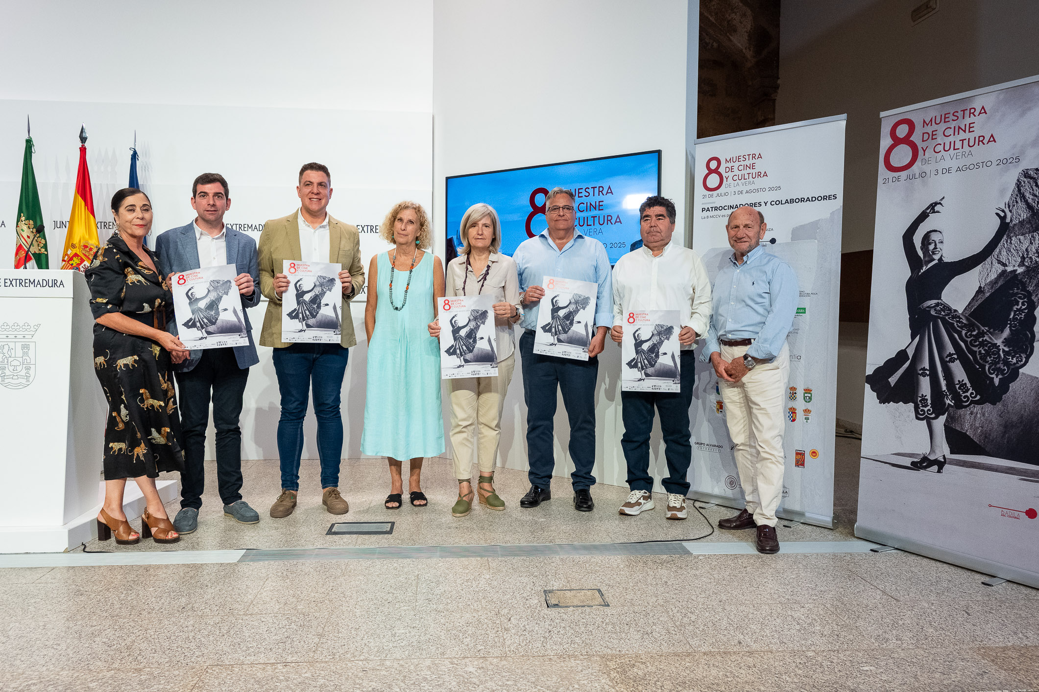 Foto de Bazaga destaca que la Muestra de Cine y Cultura de la Vera representa la cultura accesible en el mundo rural, que nace desde lo local para p