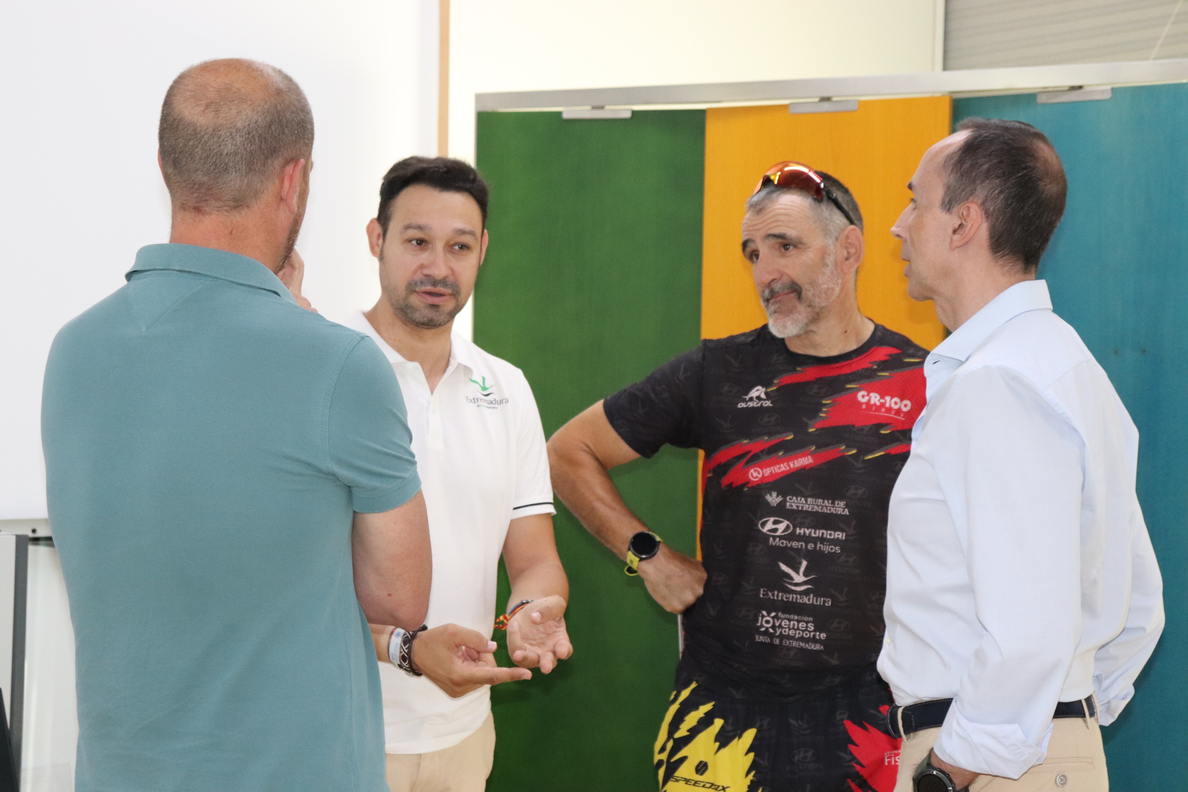 Imagen del artículo La Junta de Extremadura impulsa la tecnología en el deporte de alto rendimiento con la adquisición de trajes inteligentes