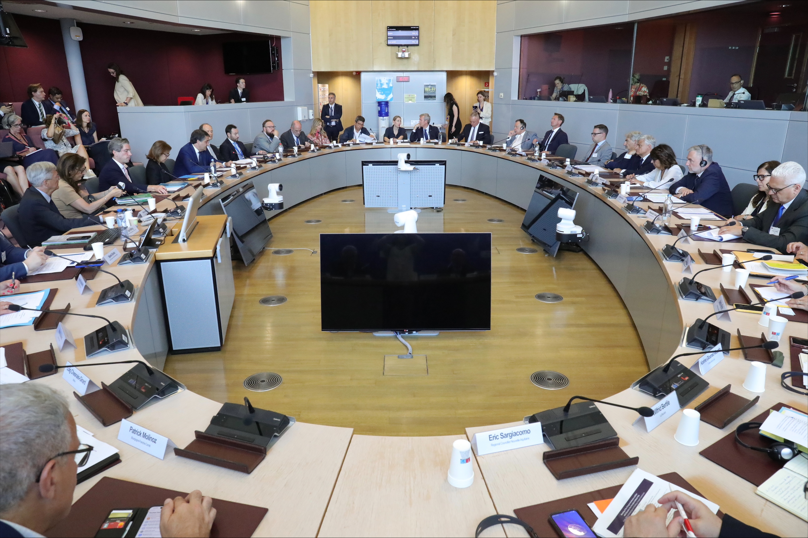 Image 2 of article María Guardiola participa en un encuentro de representantes regionales europeos con la Comisión Europea para defender la Política de Cohesión