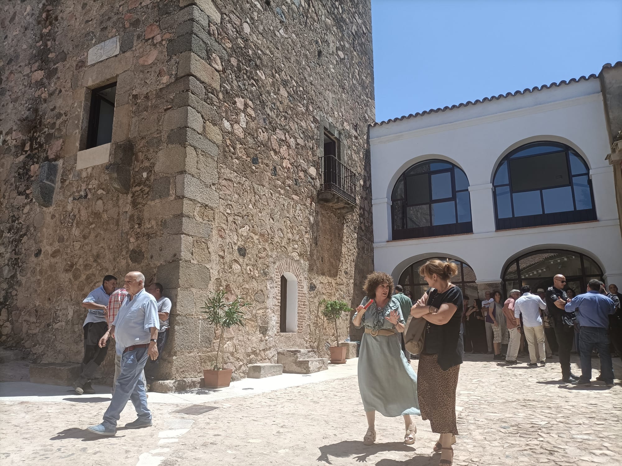 Image 8 of article La Junta invierte 750.000€ en la rehabilitación de la Casa Fuerte de Valencia del Ventoso, incorporando un espacio de 'coworking' para emprendedores
