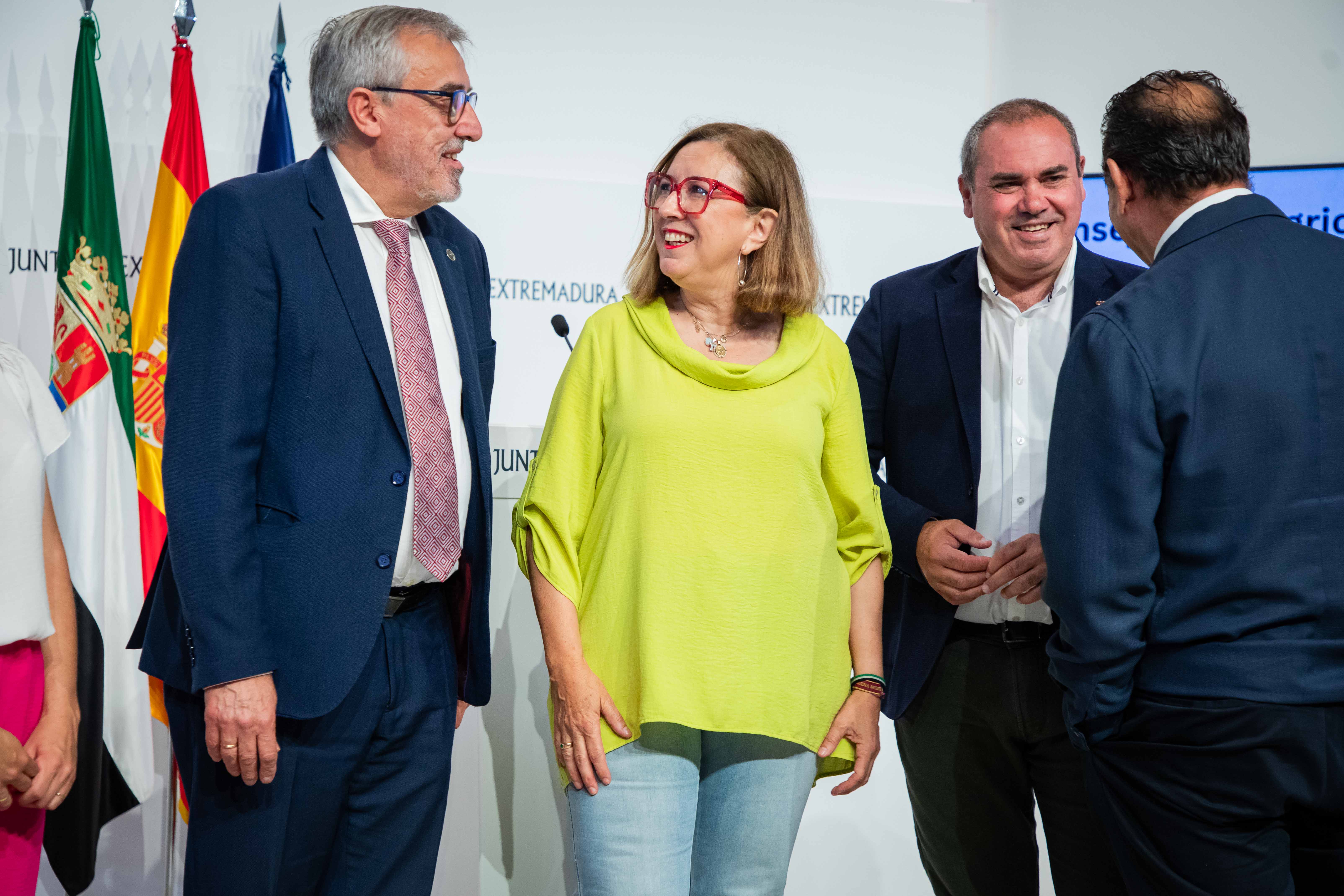 Image 1 of article La Junta, Universidad de Extremadura y entidades de economía social y cooperativismo impulsan una cátedra sobre el sector para potenciar su visibilidad