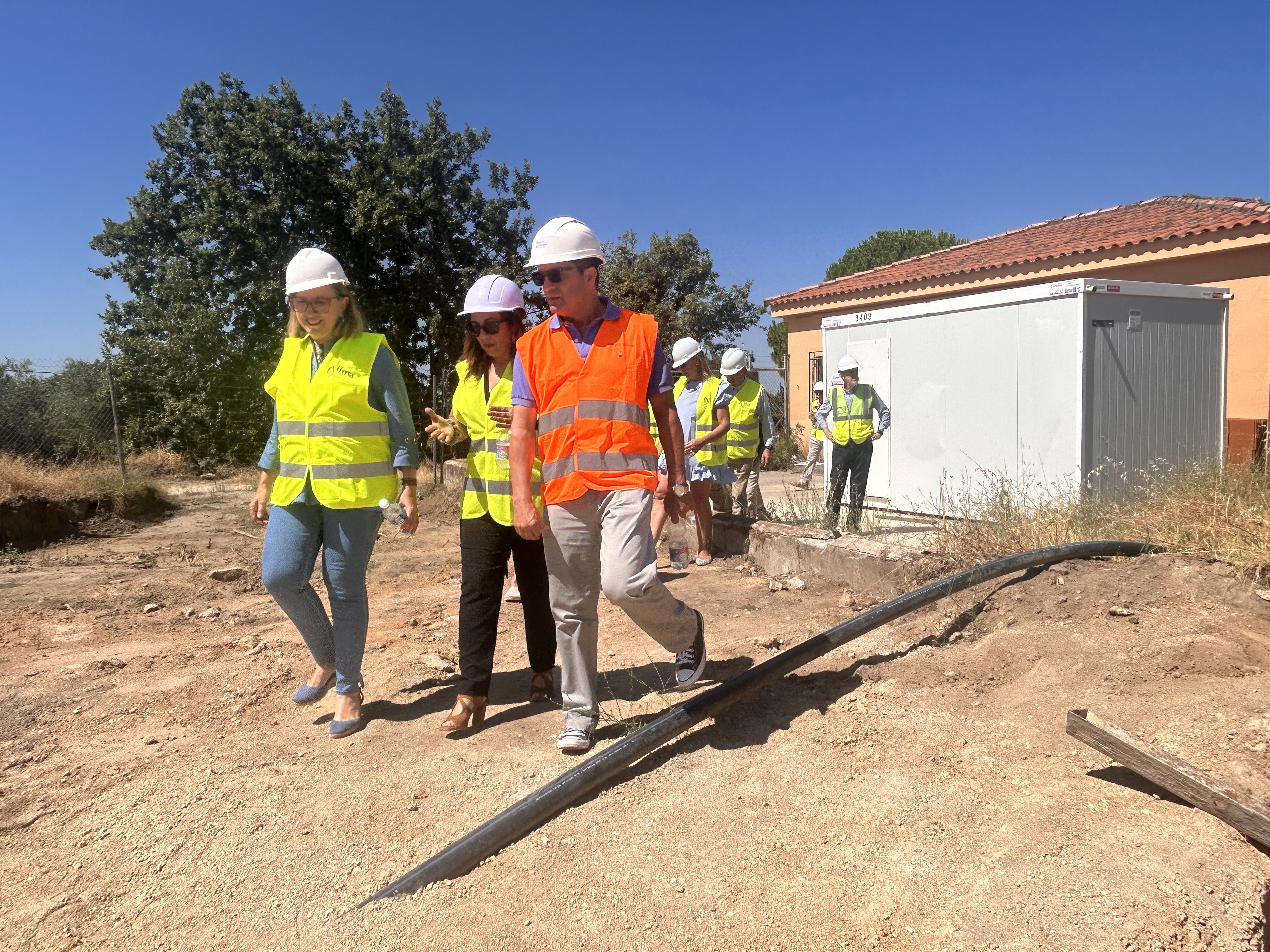 La consejera de Agricultura, Ganadería y Desarrollo Sostenible, Mercedes Morán, visita las obras.