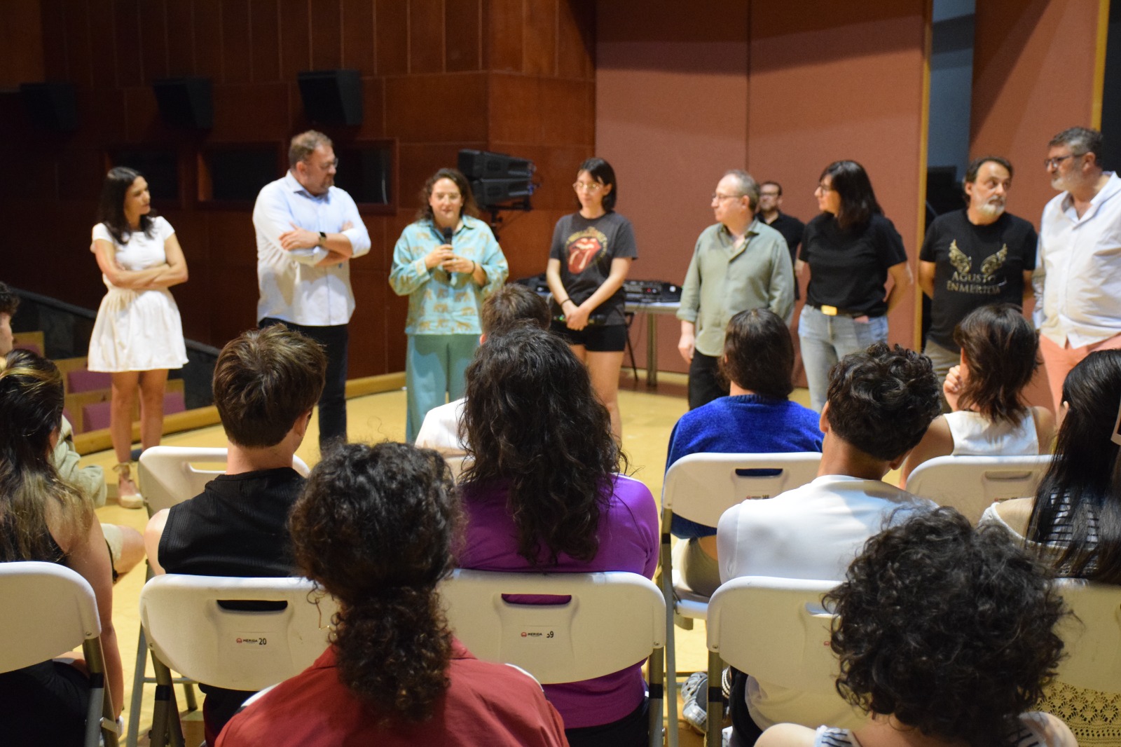 Imagen del artículo Una veintena de jóvenes participan en el Campo Internacional de Voluntariado 'Festival de Teatro Clásico de Mérida'