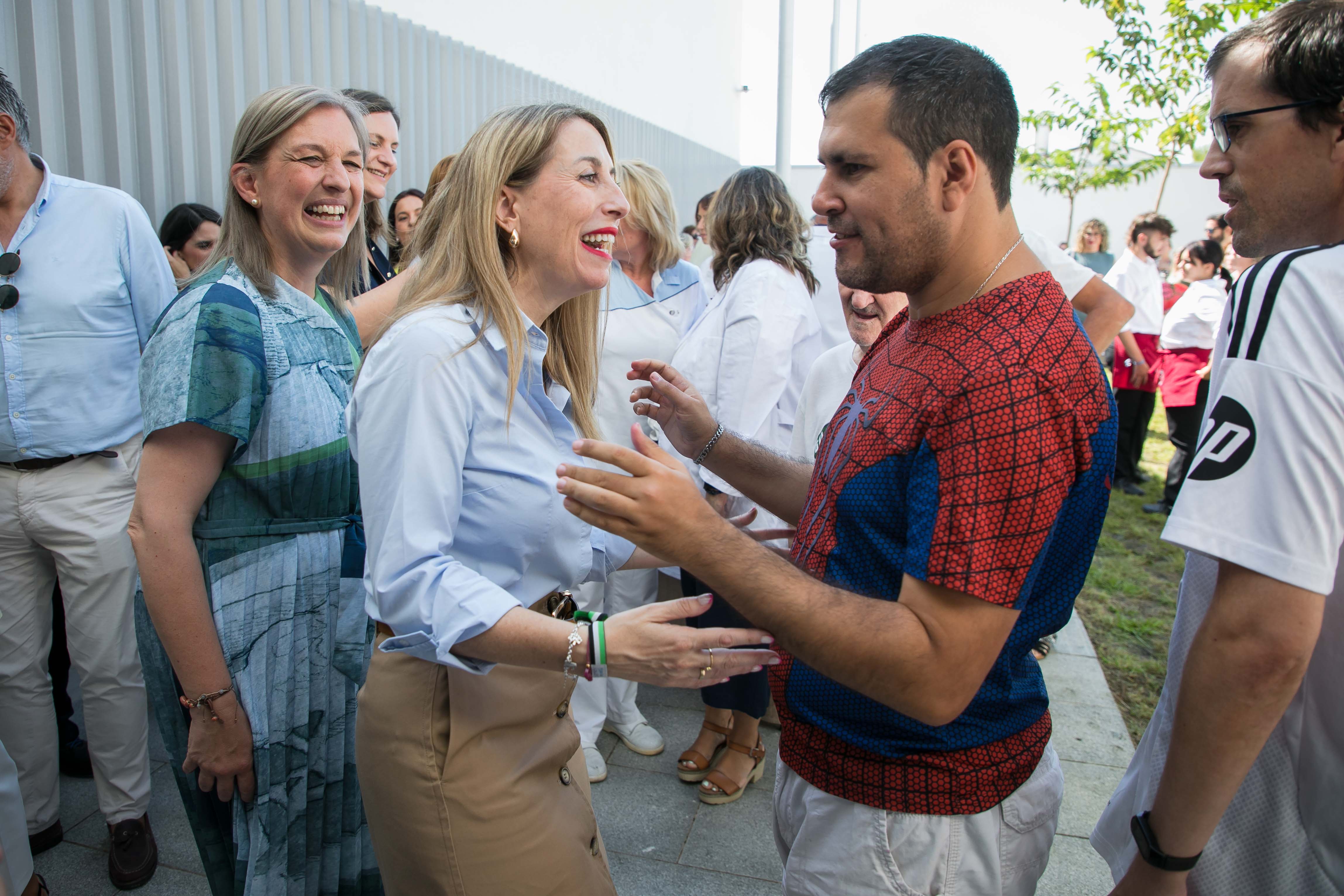 Presidenta con vecinos