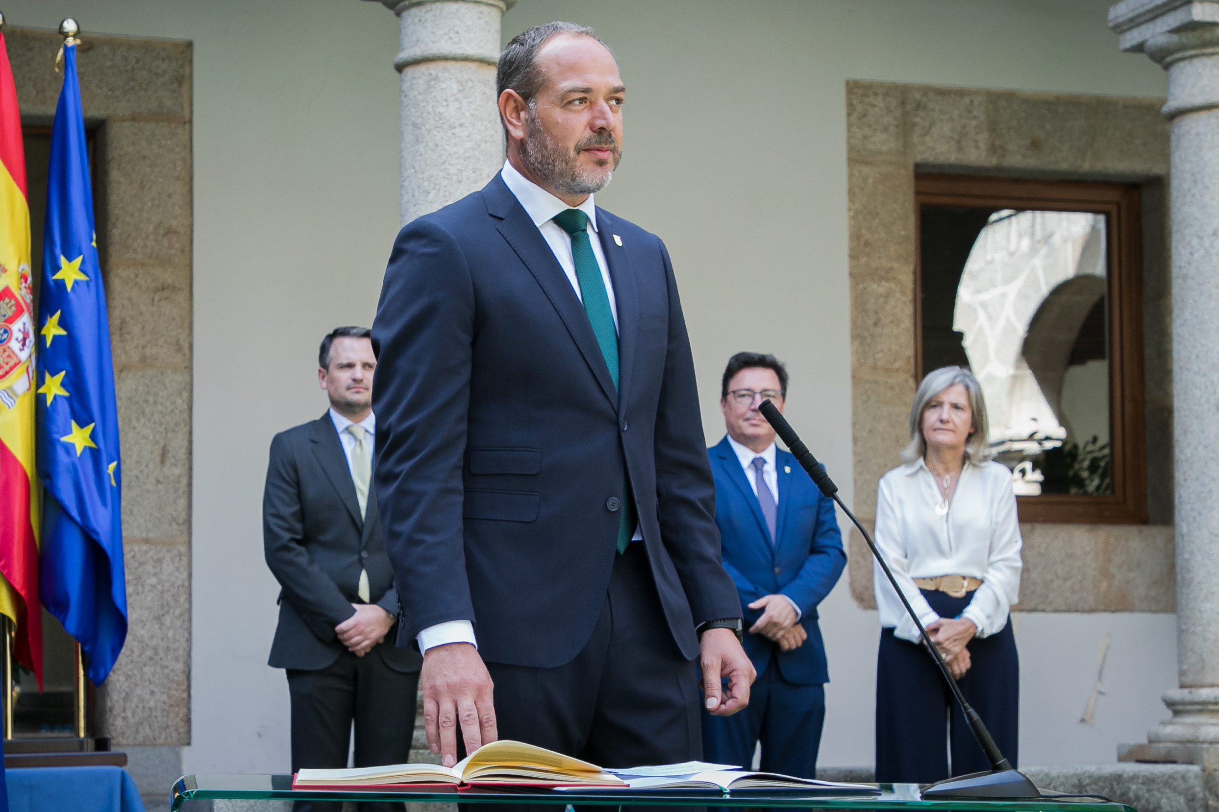 Foto de El consejero de Gestión Forestal y Mundo Rural, Francisco José Ramírez González, toma posesión de su cargo en un acto celebrado en Mérida