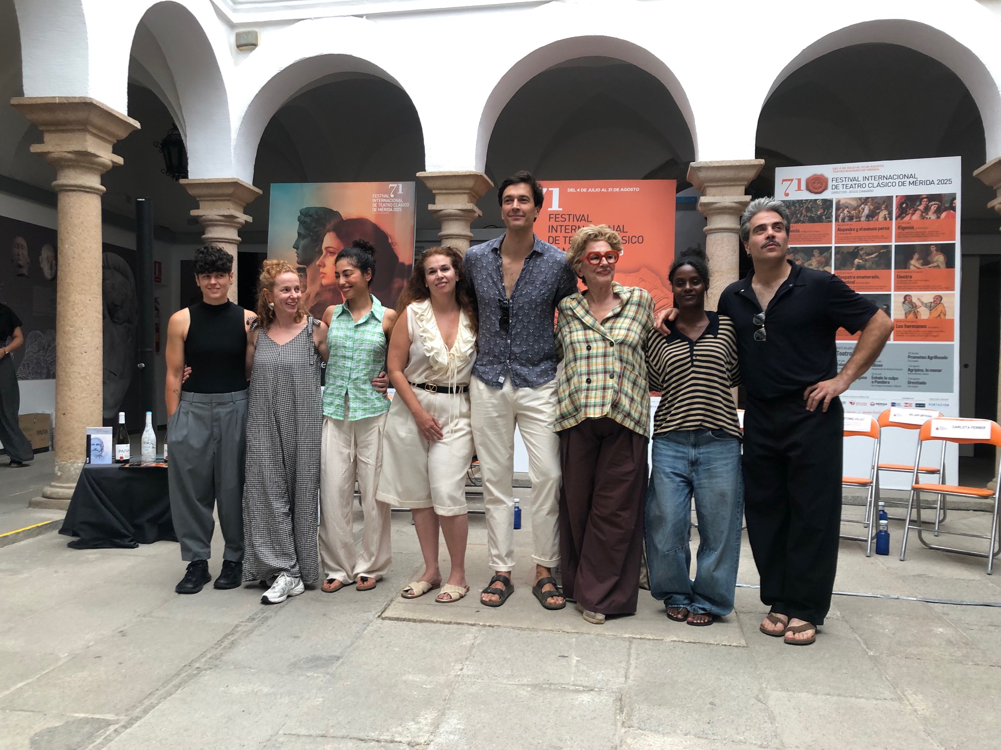 Elenco y directora