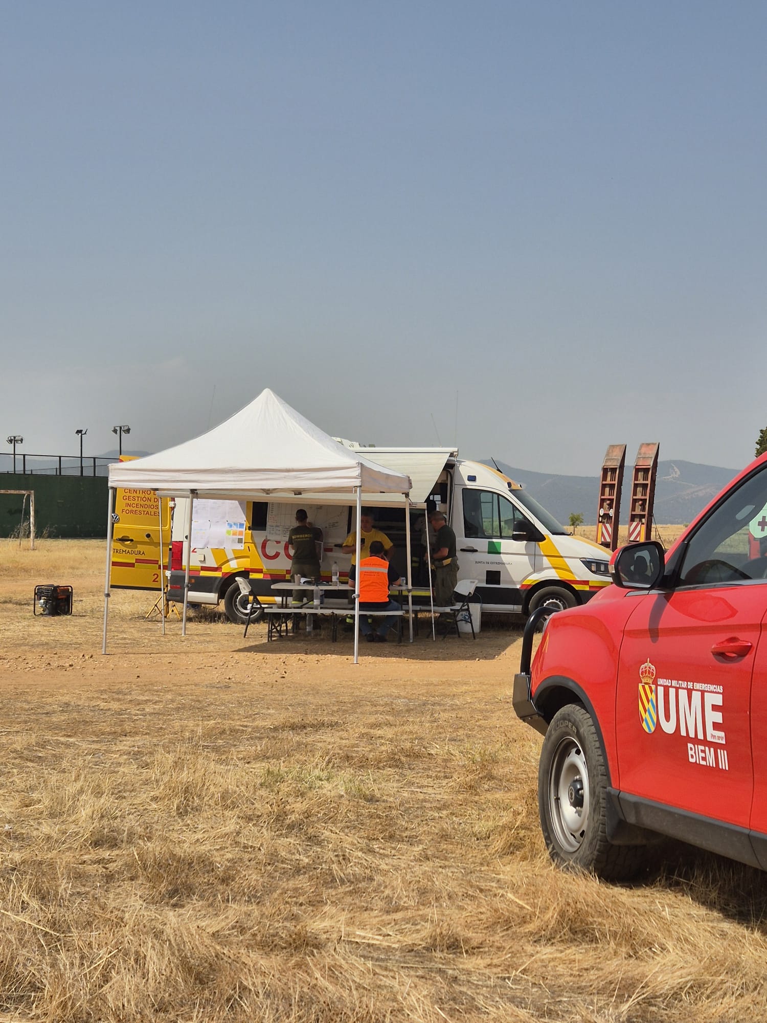 Imagen del artículo La Junta de Extremadura mantiene activa la Situación Operativa 1 del Plan INFOCAEX por un incendio originado en Navalmoralejo (Toledo)