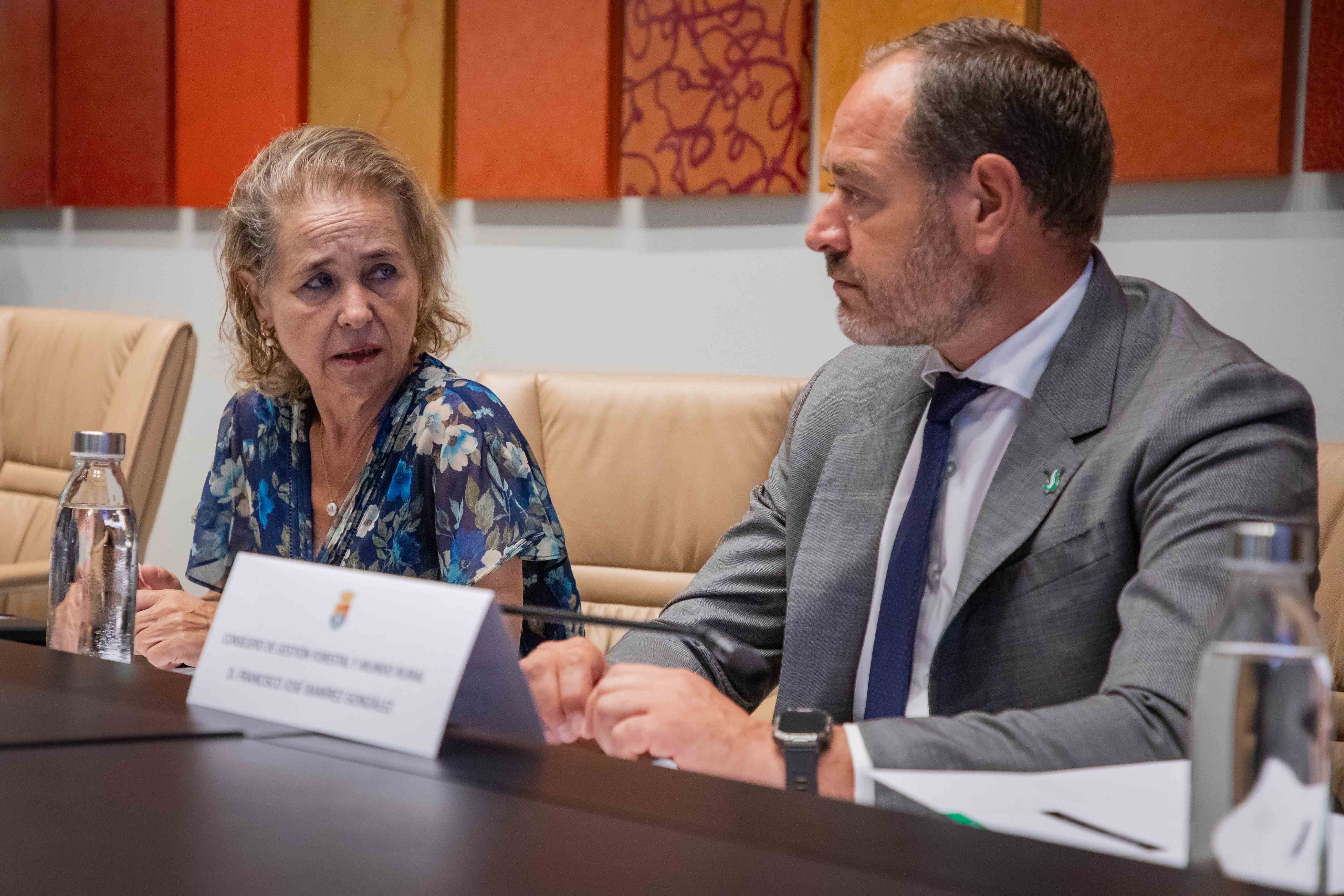 Consejero Gestión Forestasl y consejera Educación
