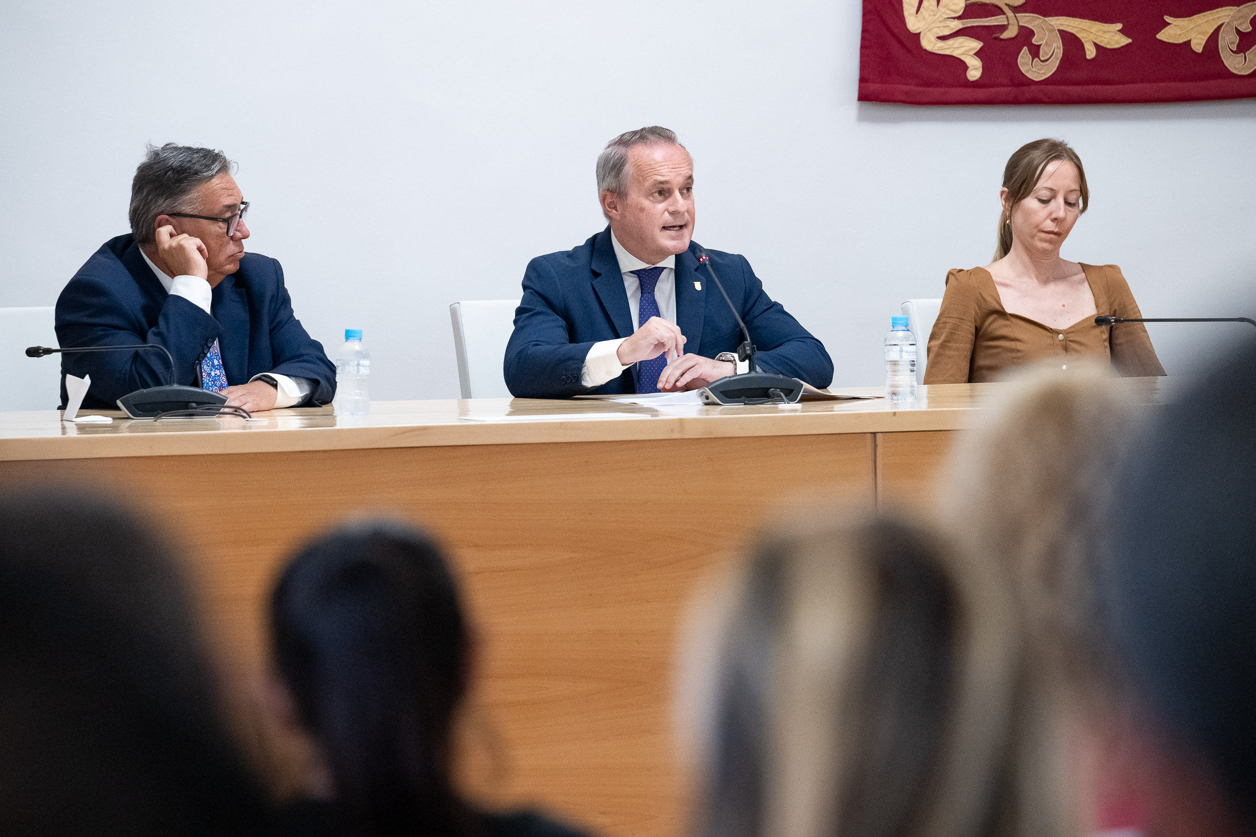 El consejero de Infraestructuras, Tranporte y Vivienda, Manuel Martín Castizo, interviene en el acto.