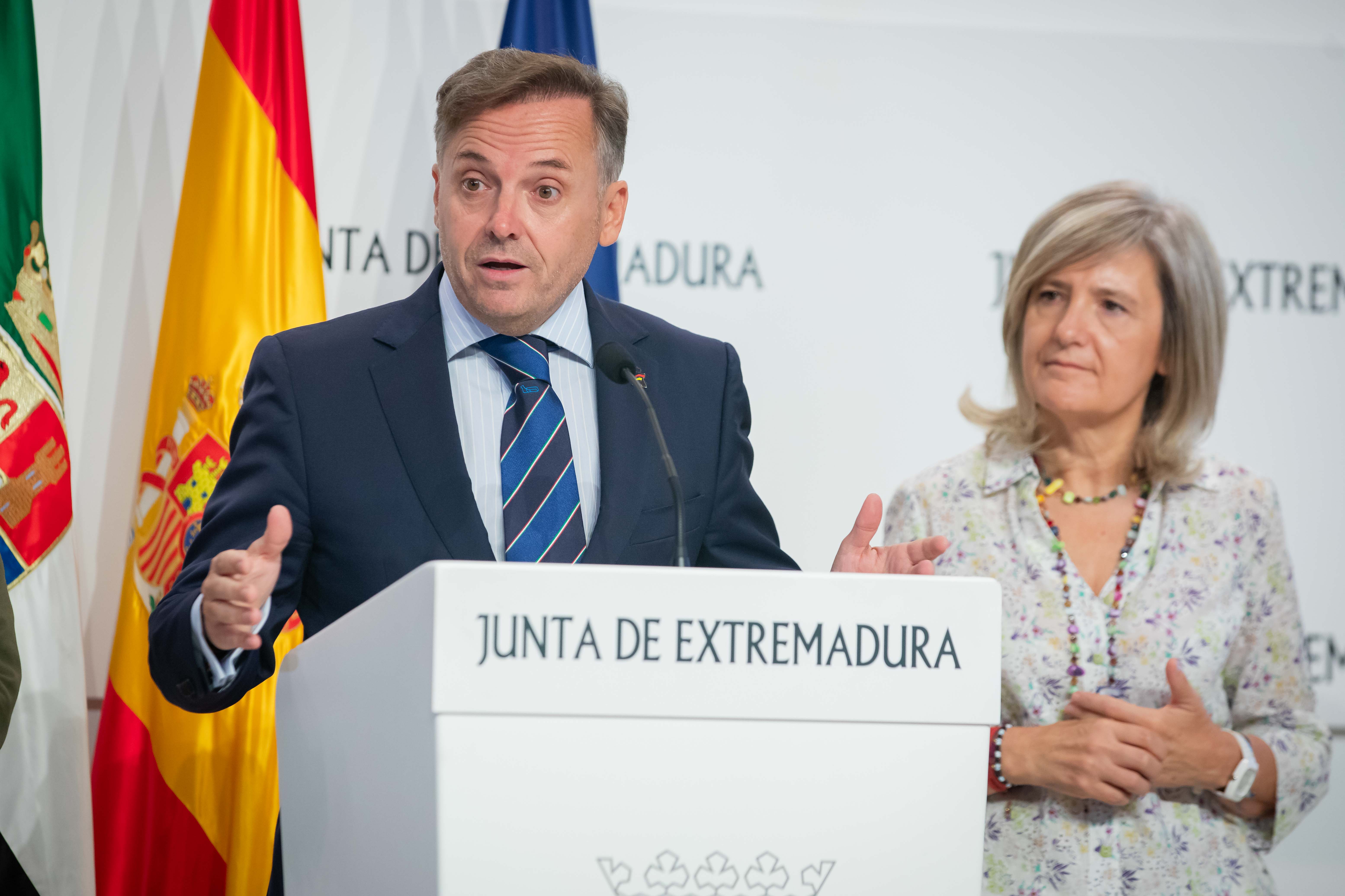 Presidente de la Real Federación Española de Automovilismo, Manuel Aviñó.